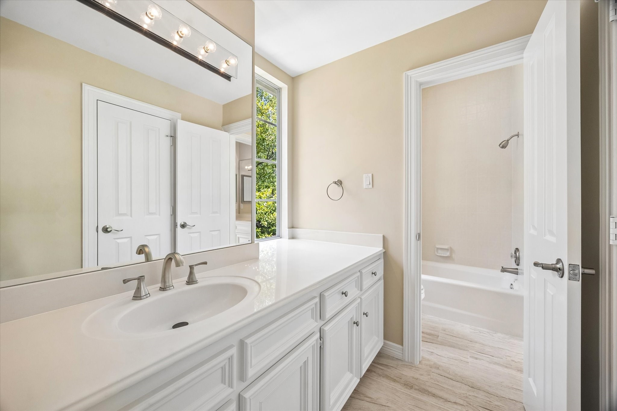 1613 Norfolk Street, Houston, TX 77006