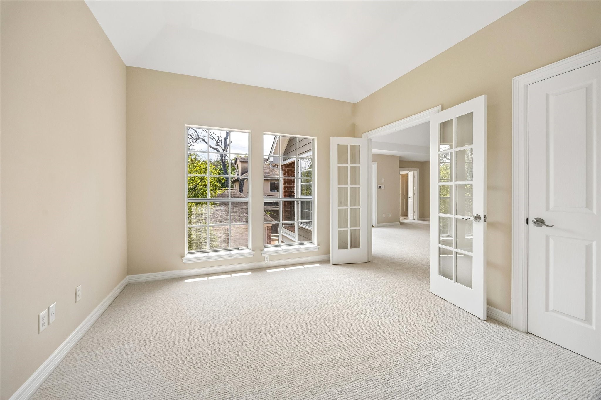 Secondary bedroom