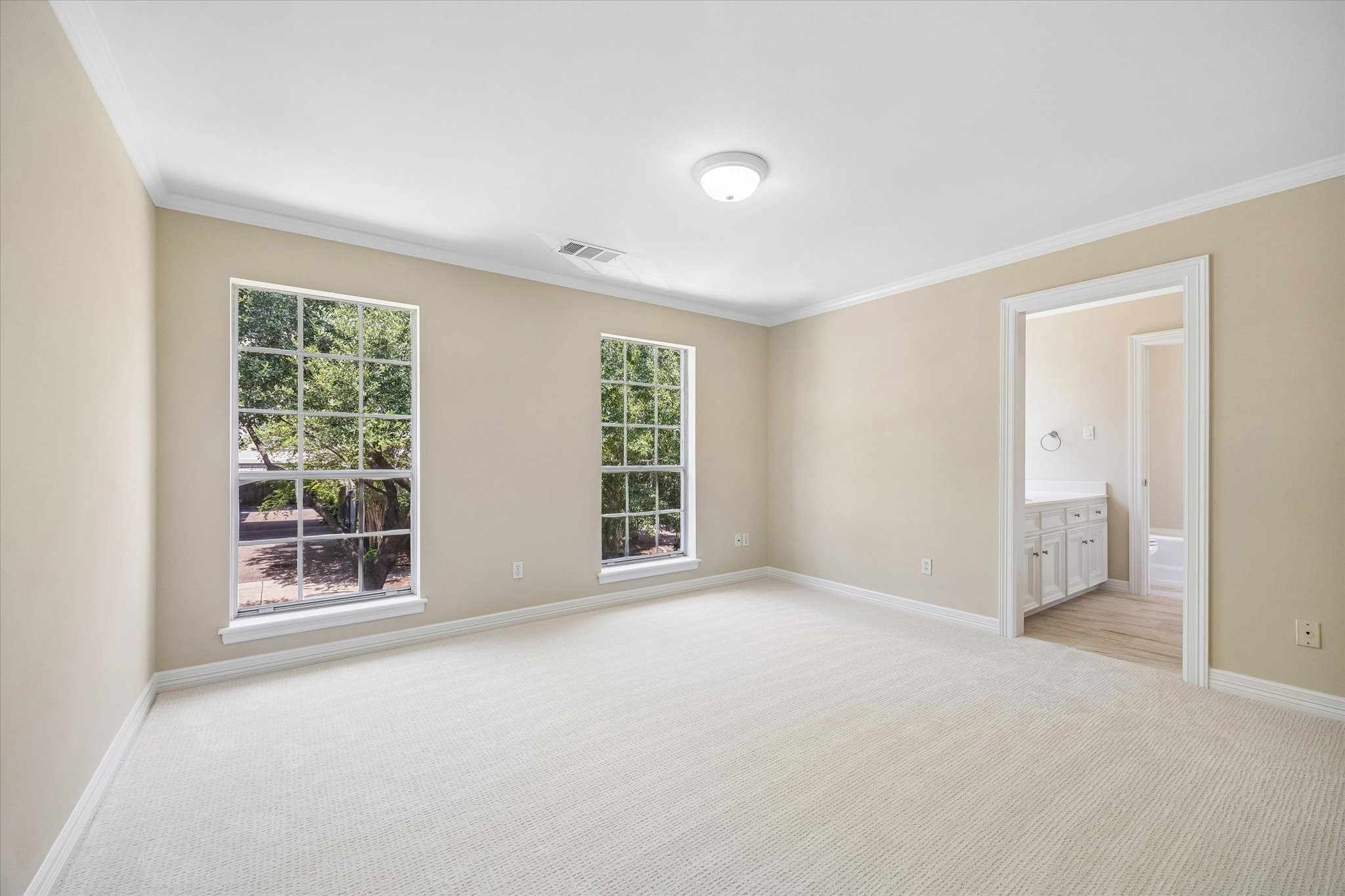 Secondary bedroom