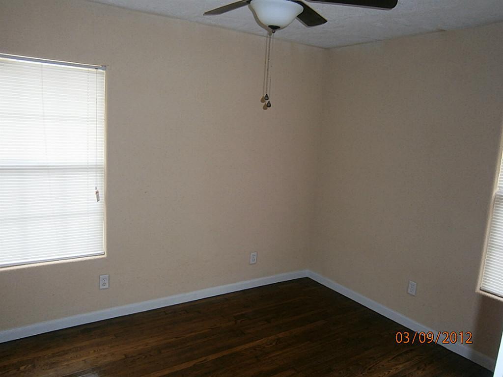 2 Bedroom with original Hardwood floors