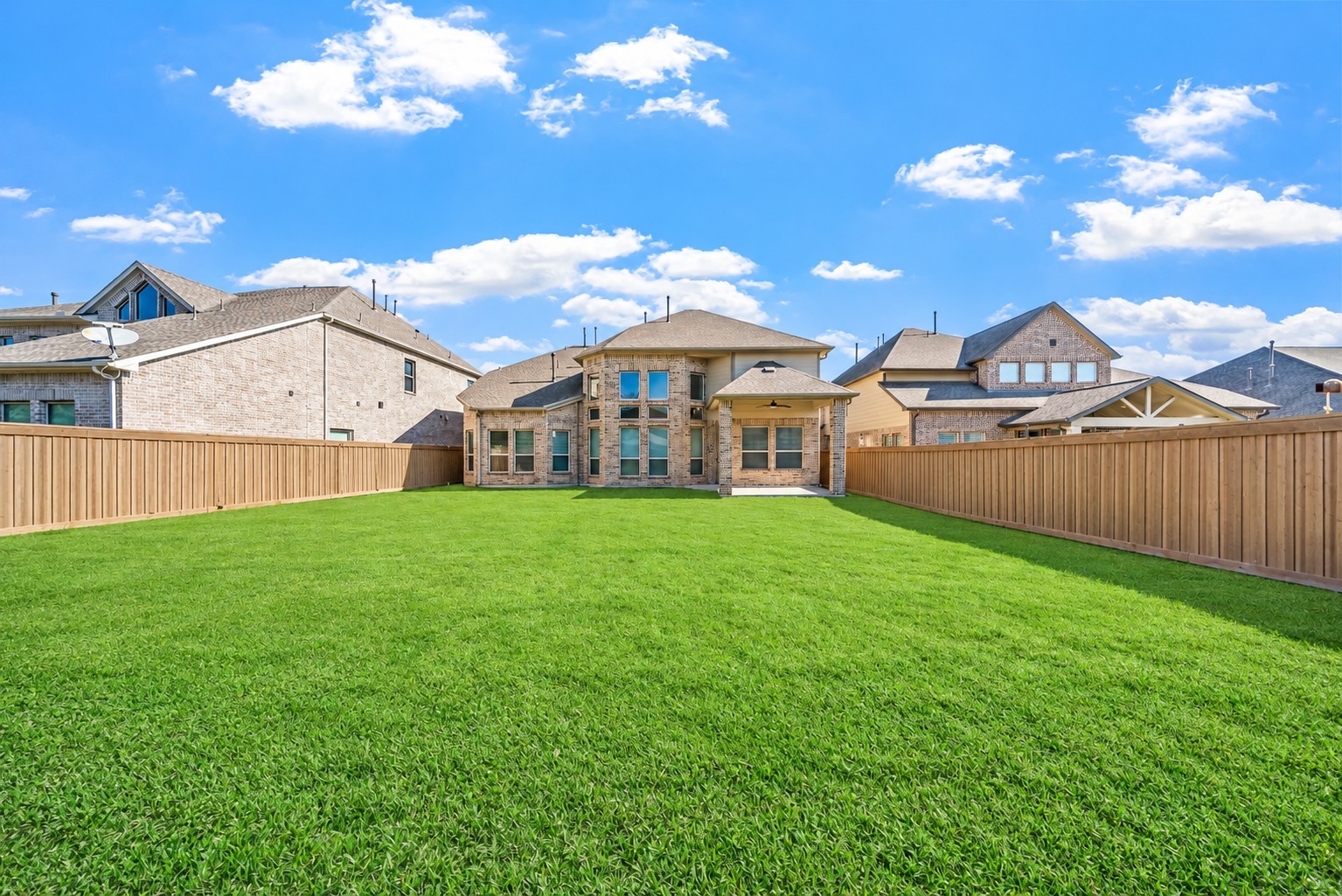 Look at this oversized lot...room for a pool.
