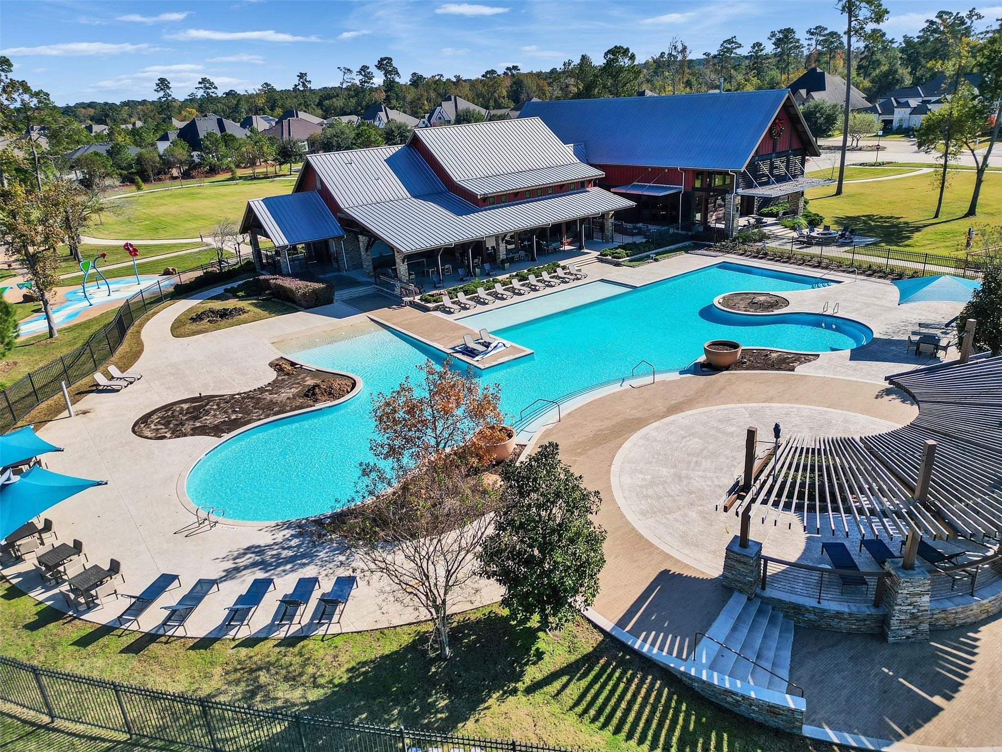 Welcome to The Retreat at NorthGrove. 7.5 acres of FUN, a 24 hr fitness center, a resort style pool, indoor & outdoor entertaining.