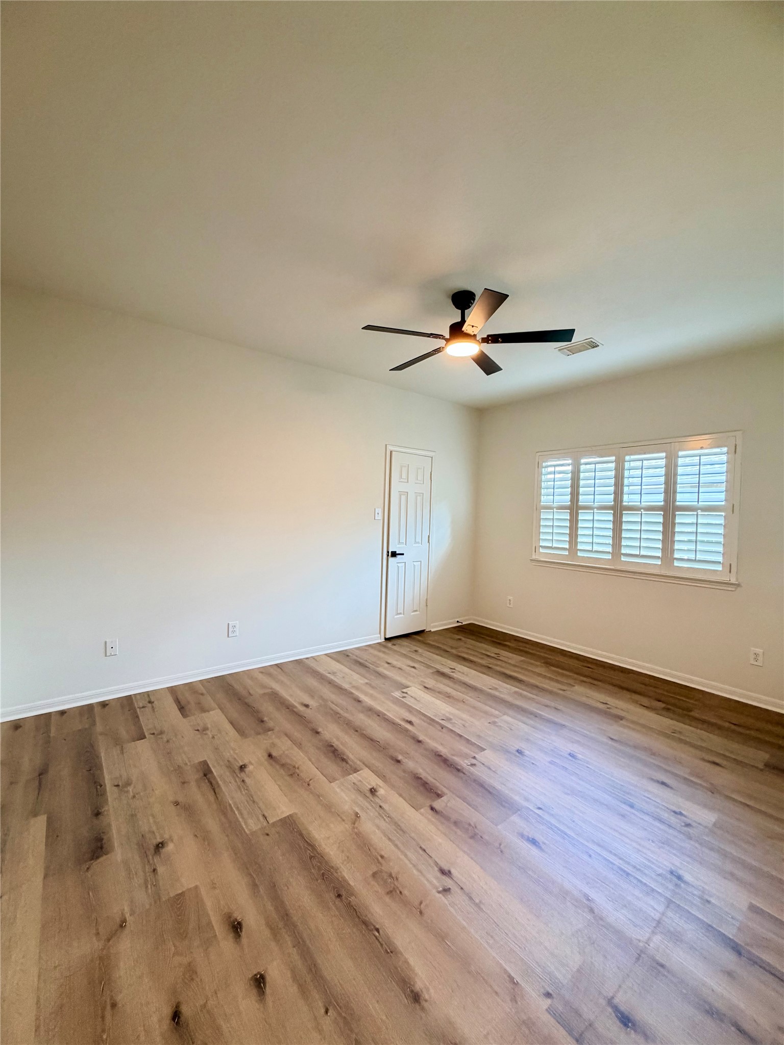 Another secondary bedroom