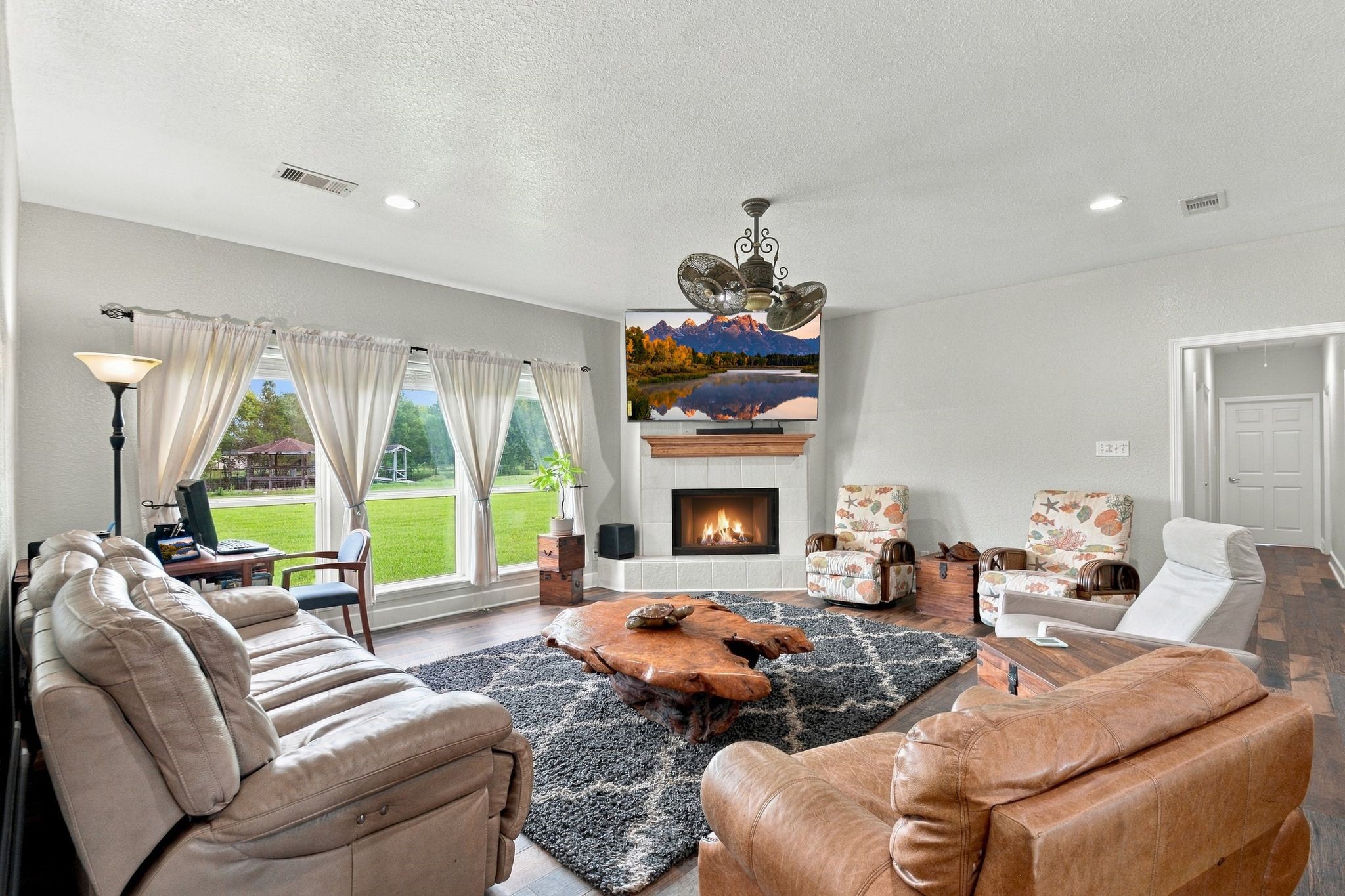 2627 Avenue L, Santa Fe, TX 77510