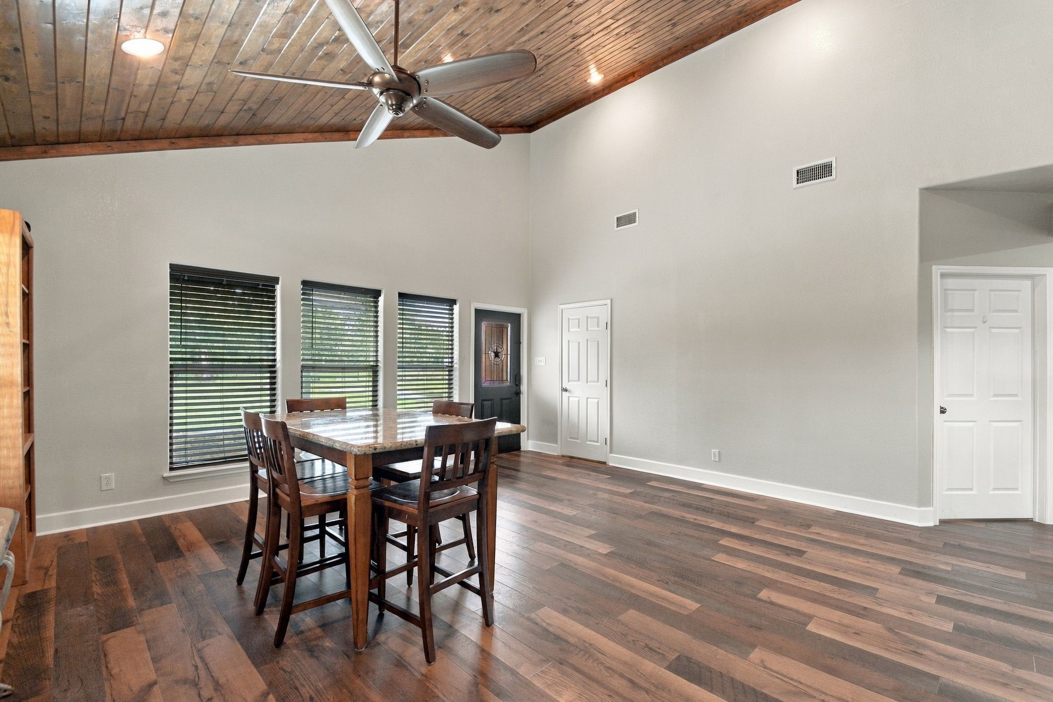 2627 Avenue L, Santa Fe, TX 77510