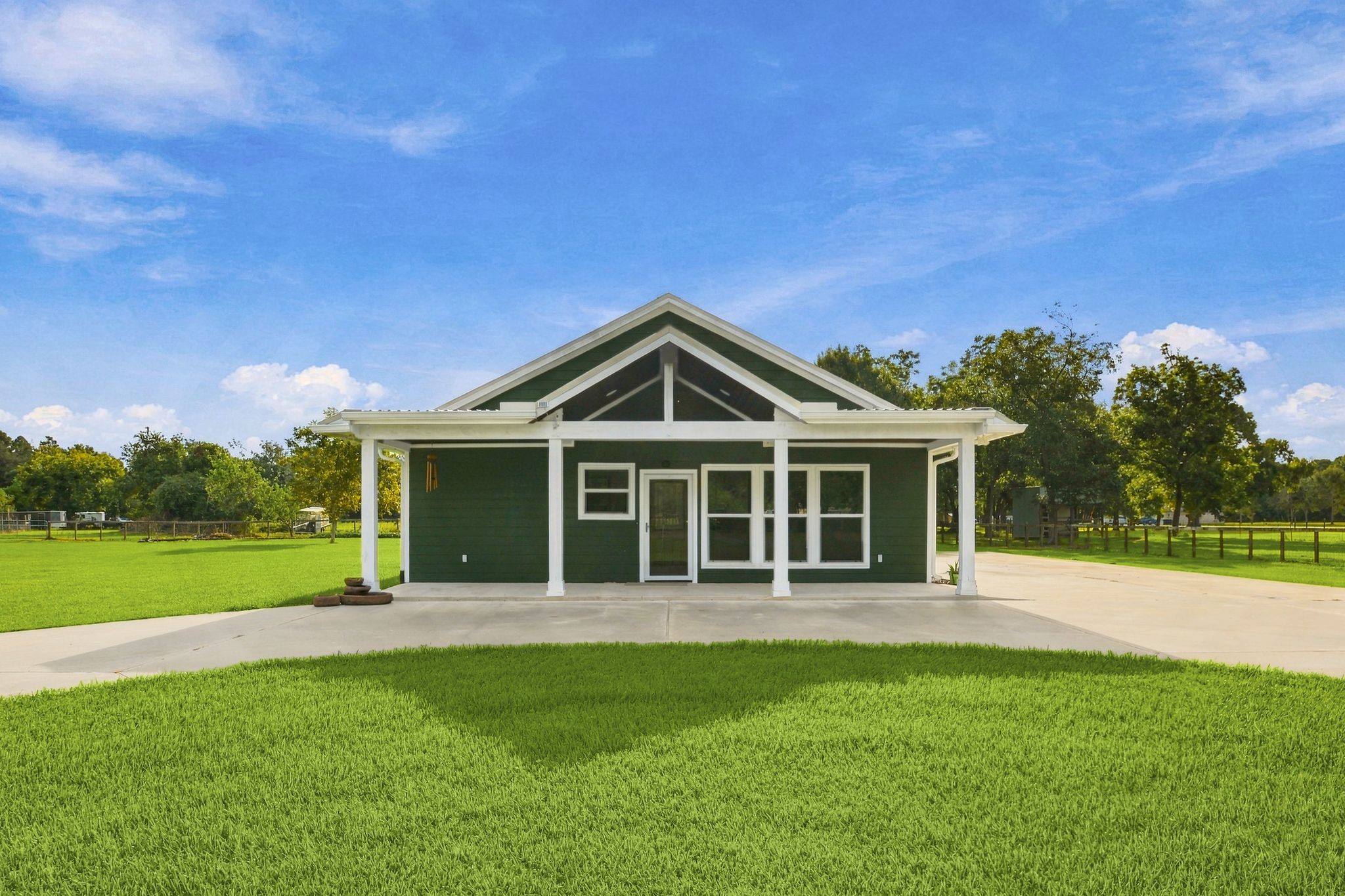 2627 Avenue L, Santa Fe, TX 77510