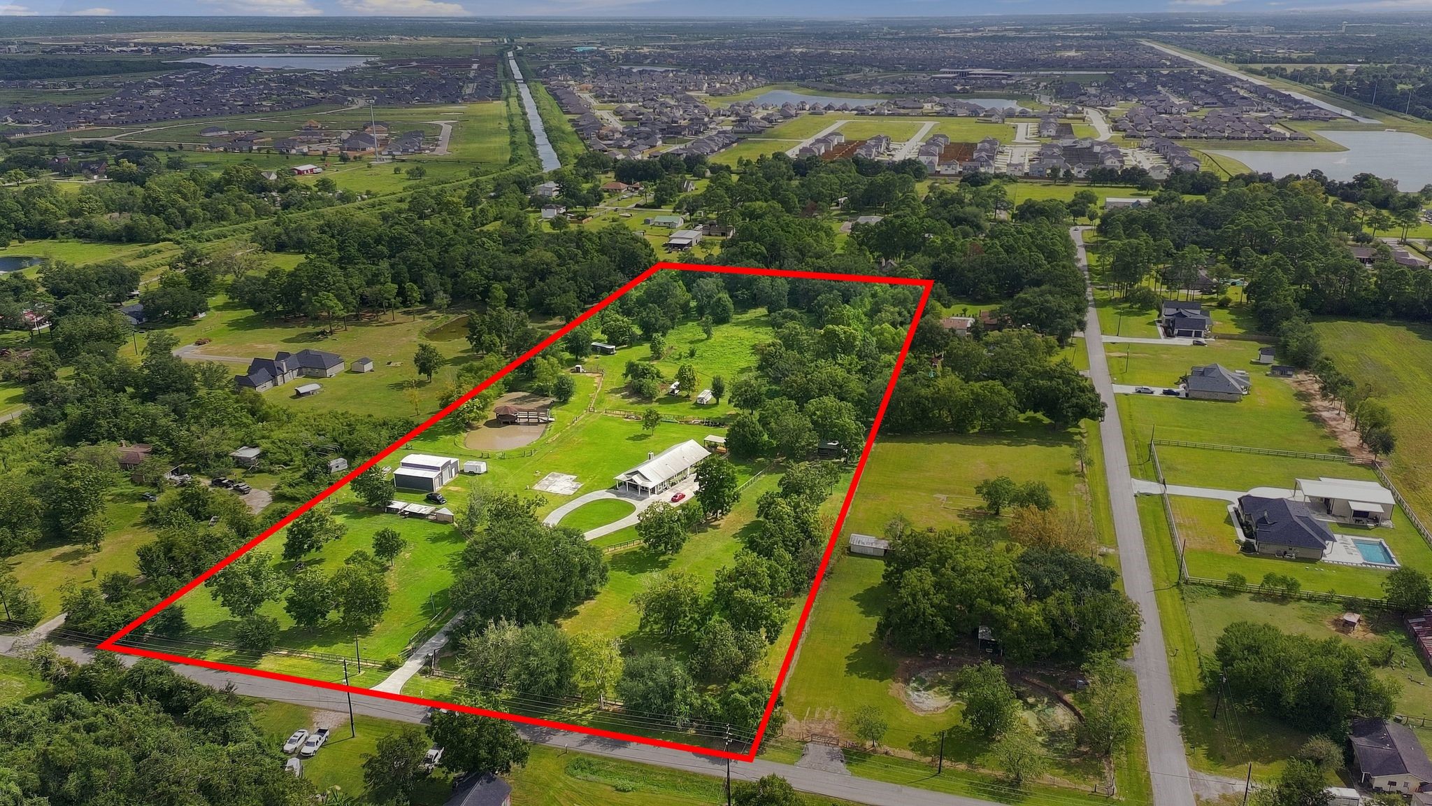 2627 Avenue L, Santa Fe, TX 77510
