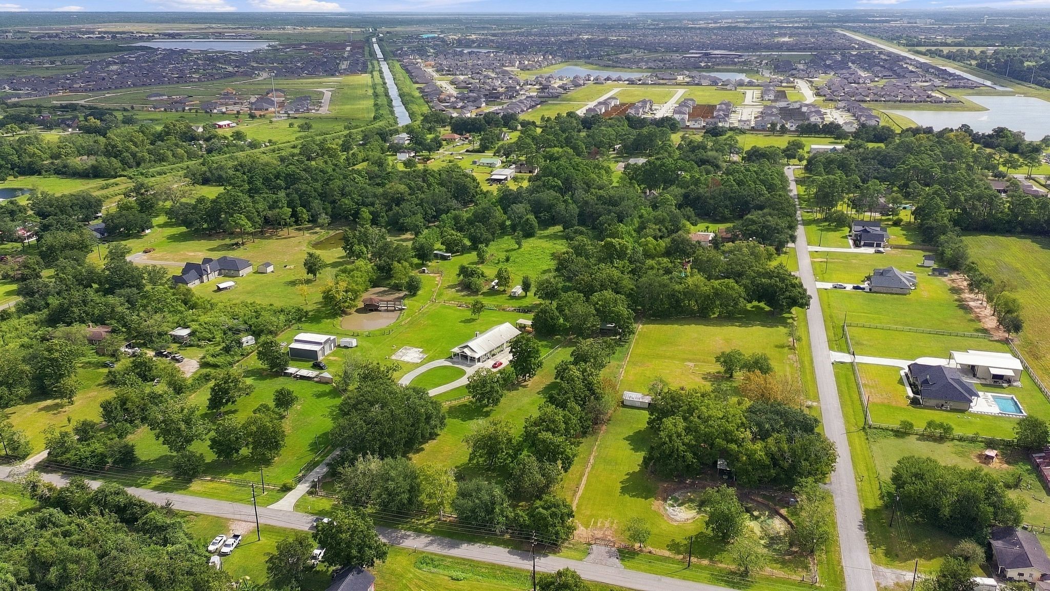 2627 Avenue L, Santa Fe, TX 77510