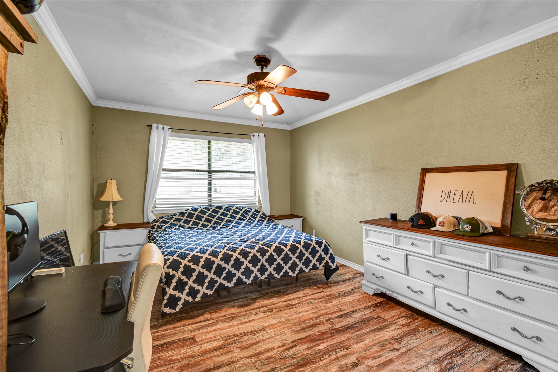 1120 Woodbine Drive, West Columbia, TX 77486