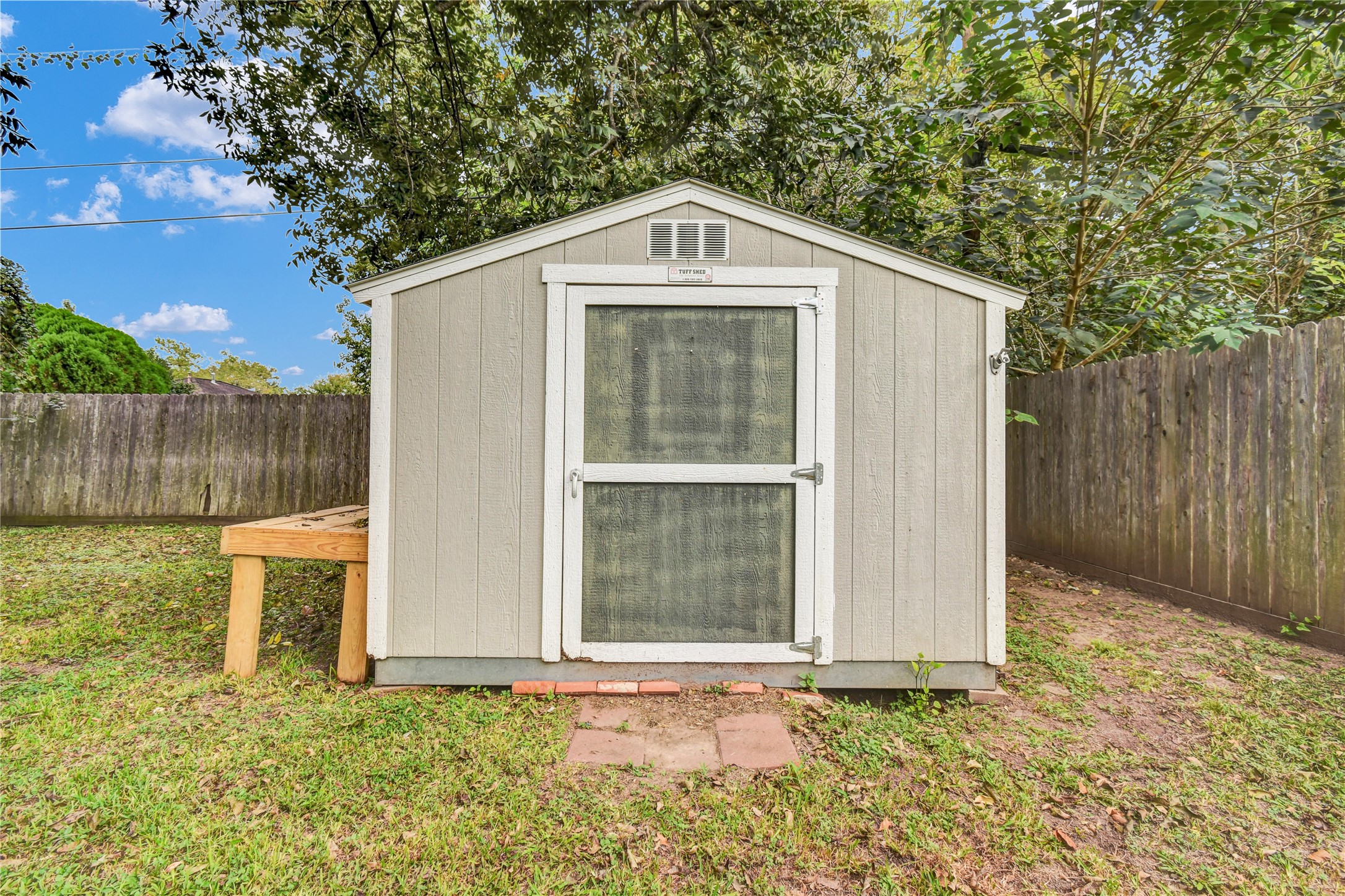 1120 Woodbine Drive, West Columbia, TX 77486