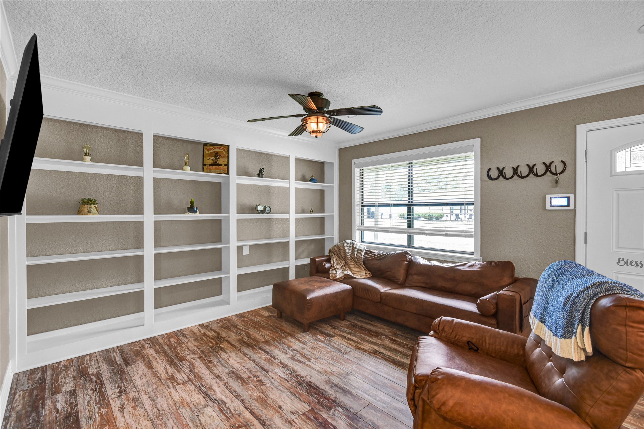 1120 Woodbine Drive, West Columbia, TX 77486