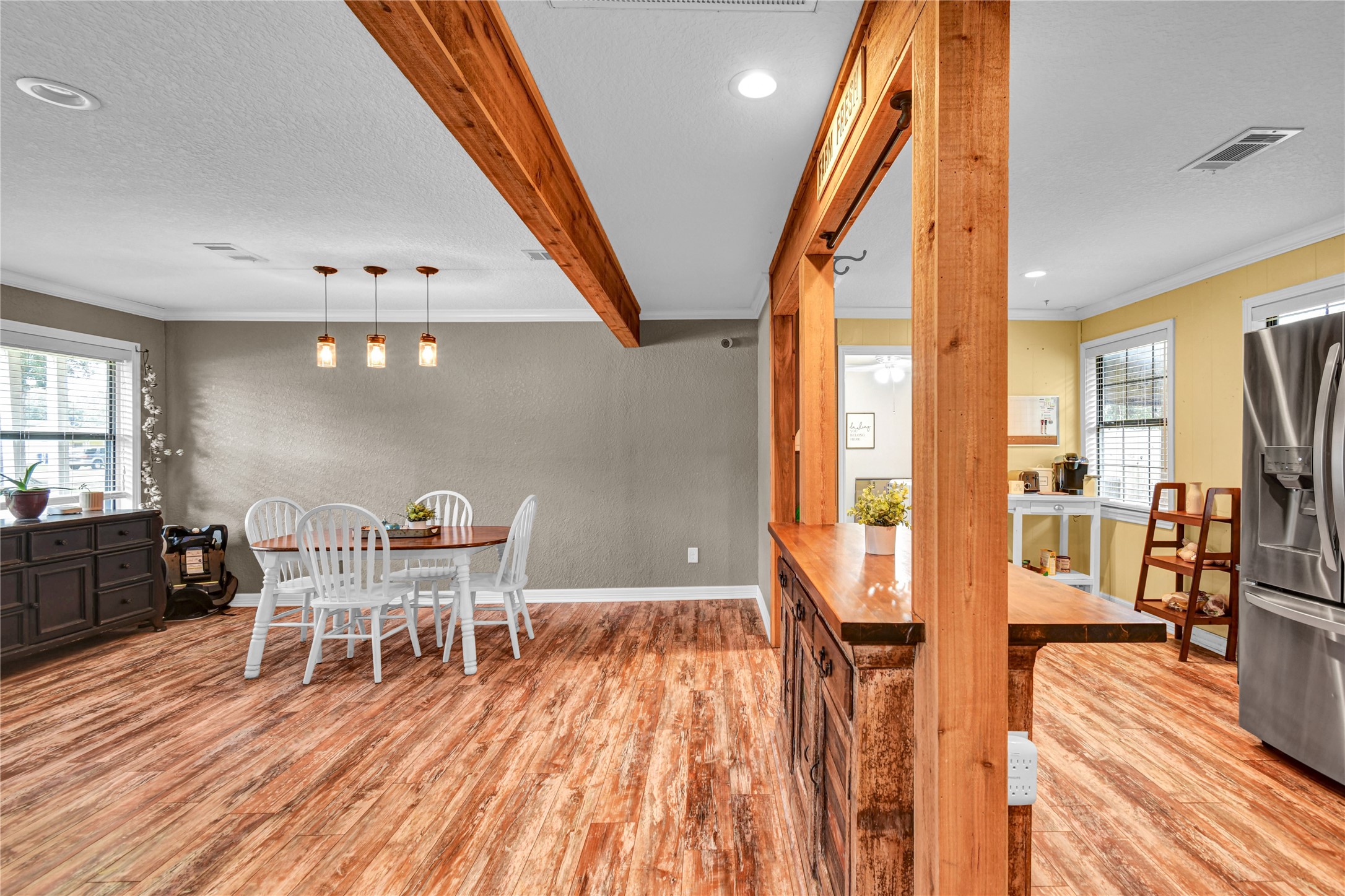 1120 Woodbine Drive, West Columbia, TX 77486