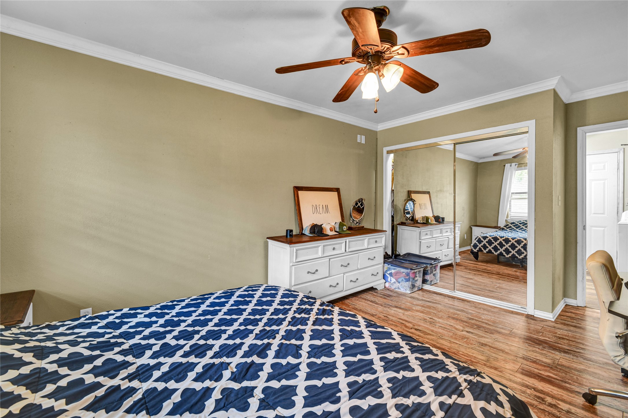 1120 Woodbine Drive, West Columbia, TX 77486