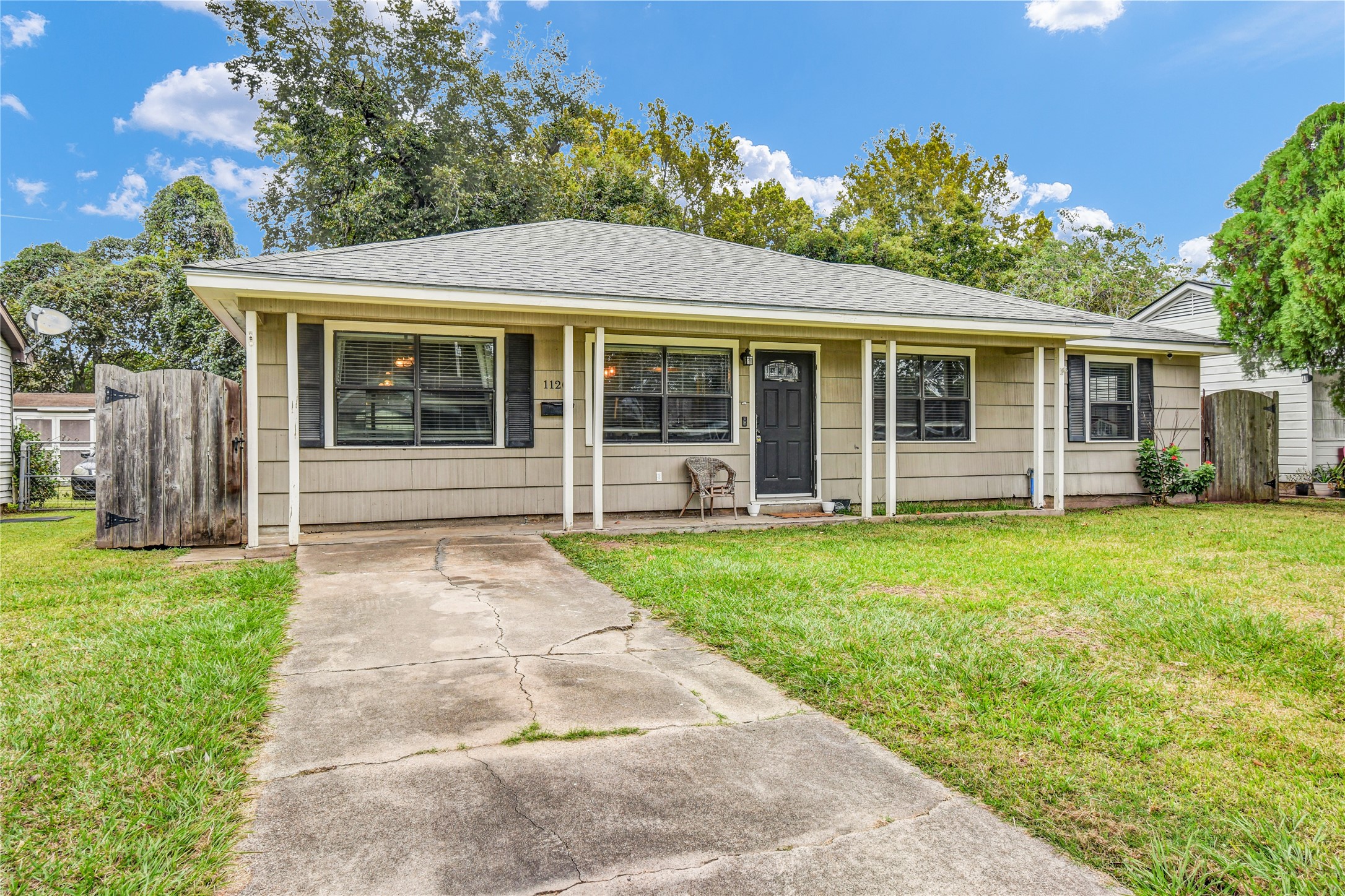 1120 Woodbine Drive, West Columbia, TX 77486 1120 Woodbine Drive, West Columbia, TX 77486