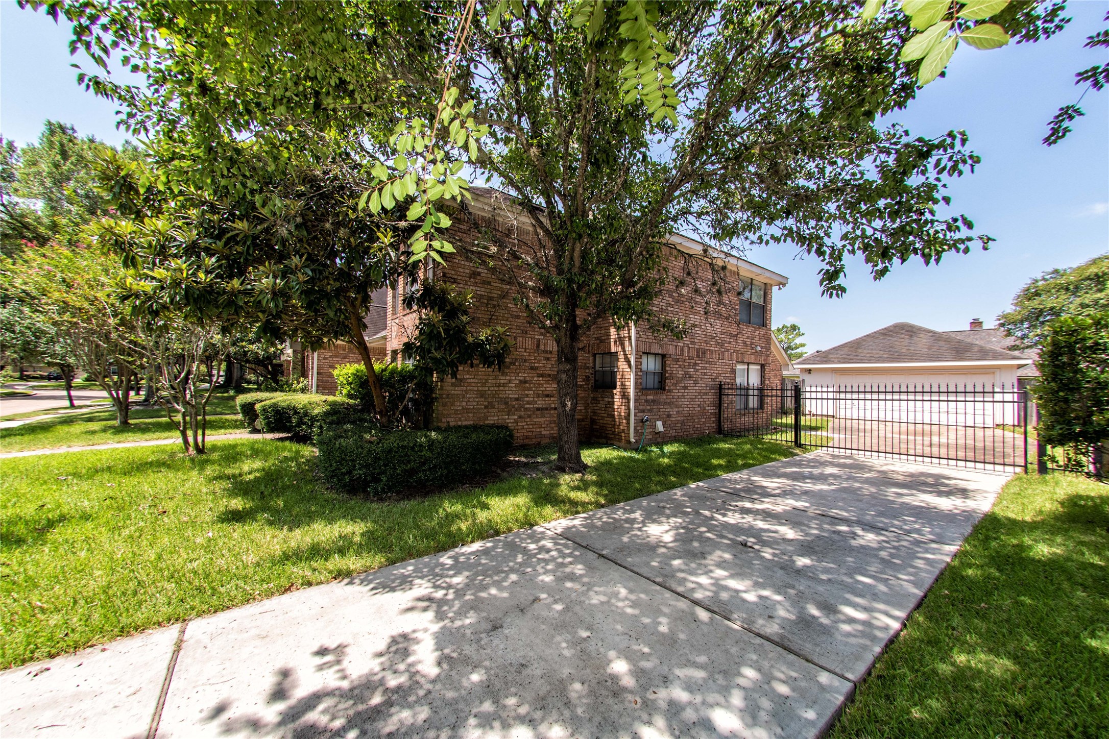 3438 Mimosa Way, Sugar Land, TX 77479 3438 Mimosa Way, Sugar Land, TX 77479