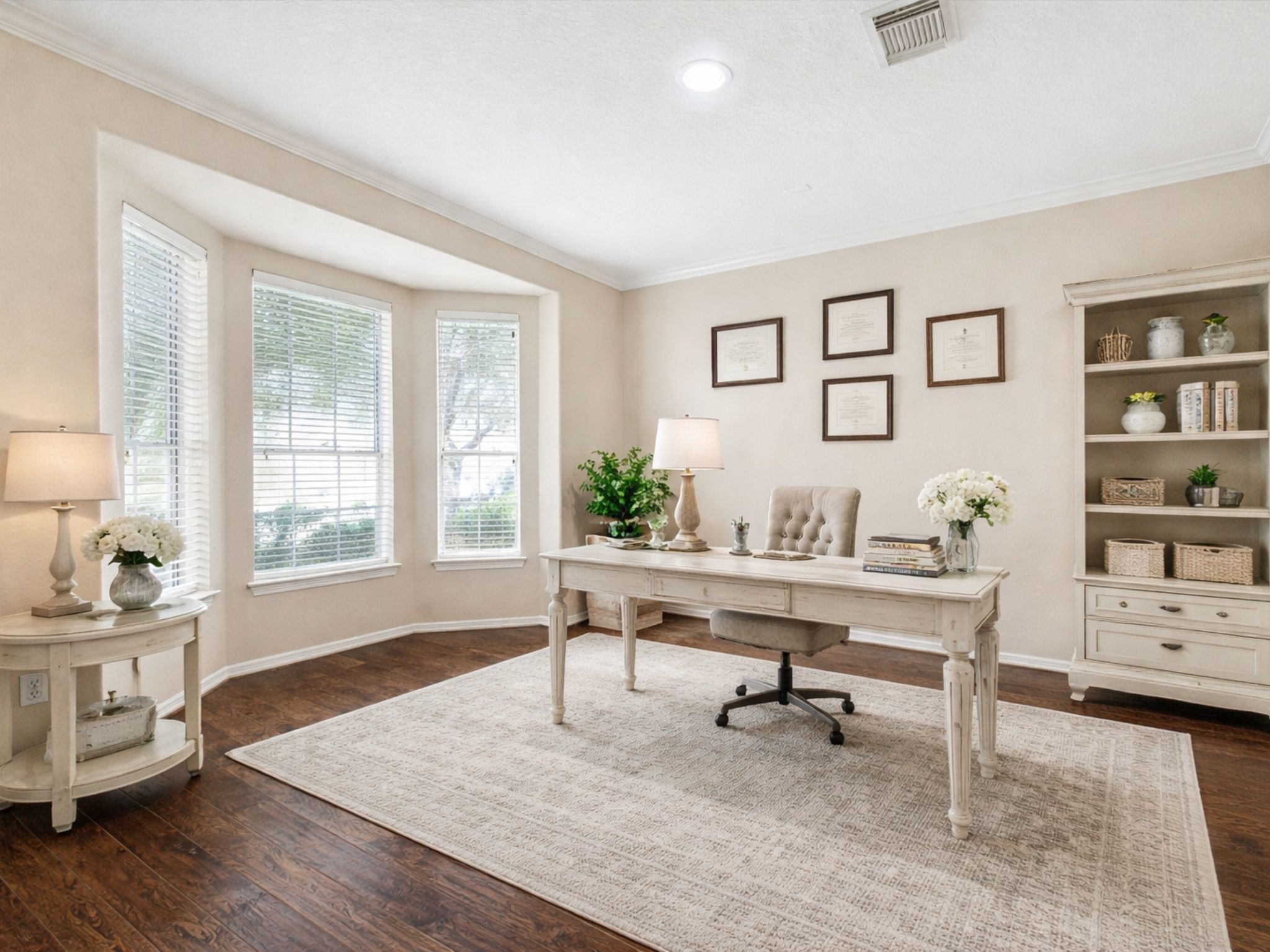PRIVATE HOME OFFICE WITH HARDWOOD FLOORS, LARGE WINDOWS, AND ABUNDANT NATURAL LIGHT. IDEAL FOR WORKING FROM HOME OR A QUIET FLEX SPACE. **Virtually Staged. PRIVATE HOME OFFICE WITH HARDWOOD FLOORS, LARGE WINDOWS, AND ABUNDANT NATURAL LIGHT. IDEAL FOR WORKING FROM HOME OR A QUIET FLEX SPACE. **Virtually Staged.