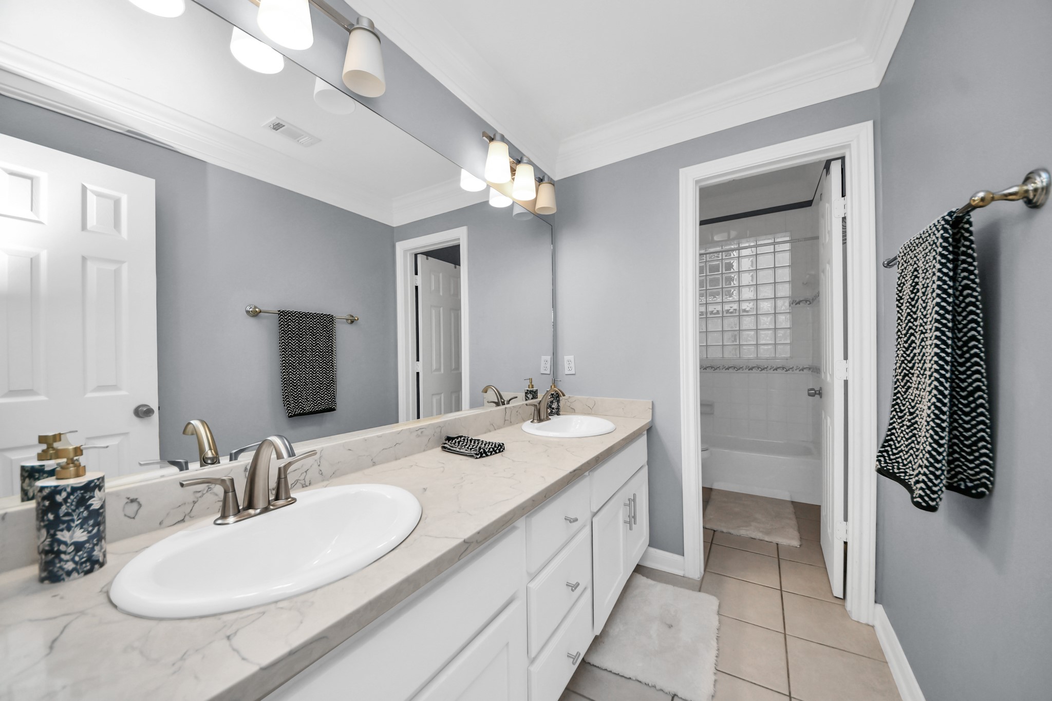 5313 Hidalgo Street, Houston, TX 77056