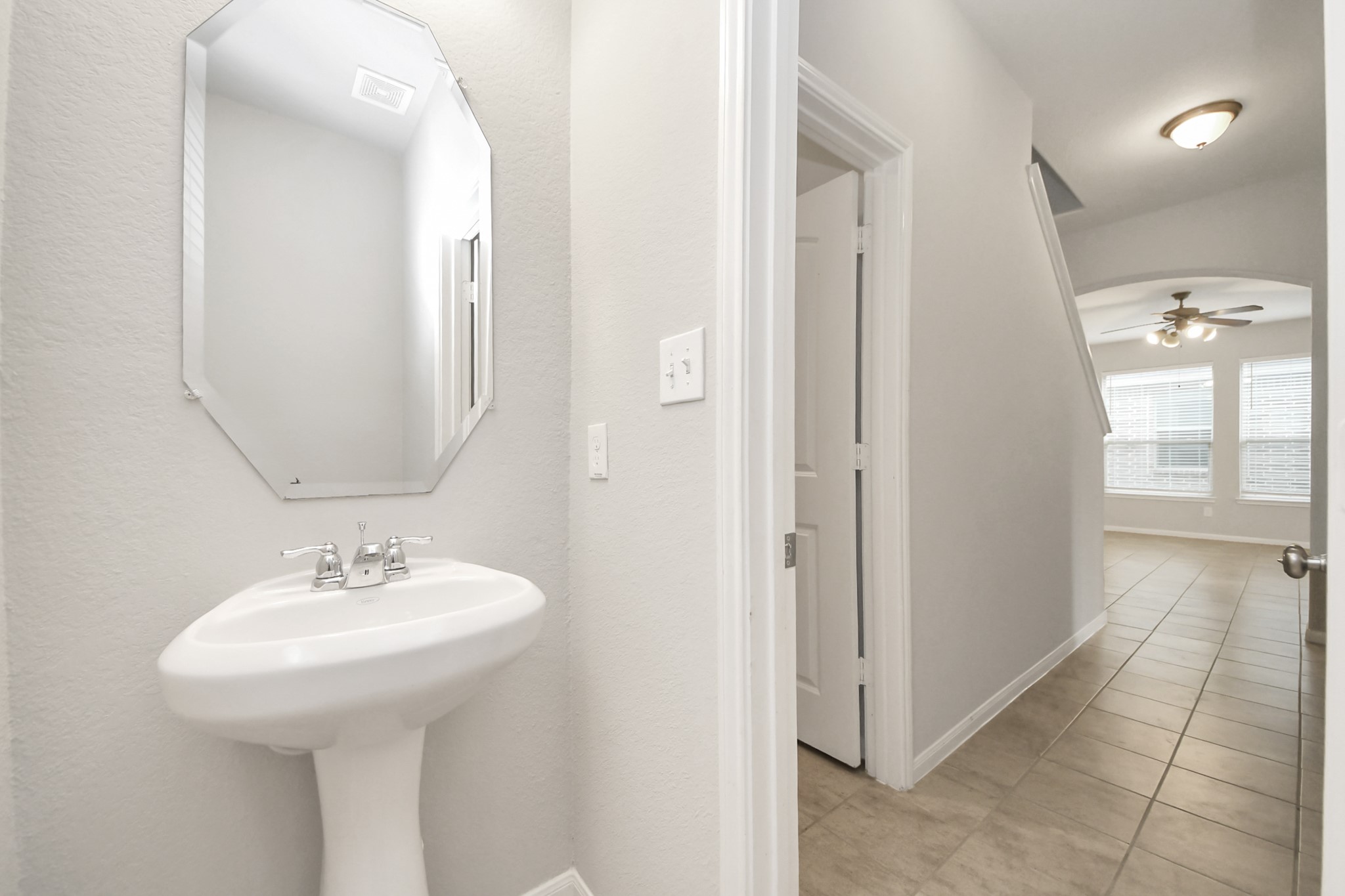 2722 Star Sky Way, Houston, TX 77045