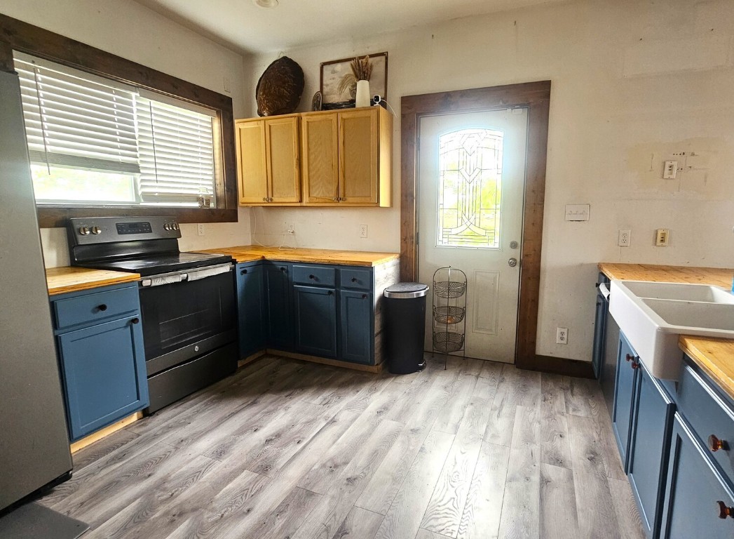 7115 Stingray Street, Hitchcock, TX 77563