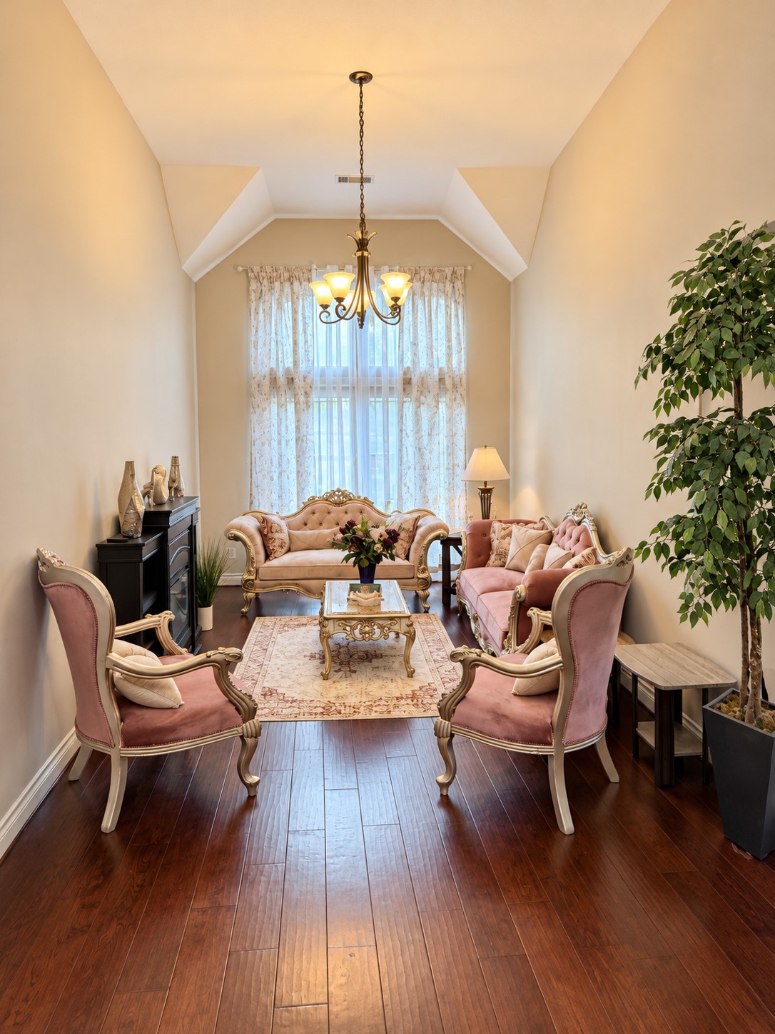 Formal Living Area that could be used for formal dining