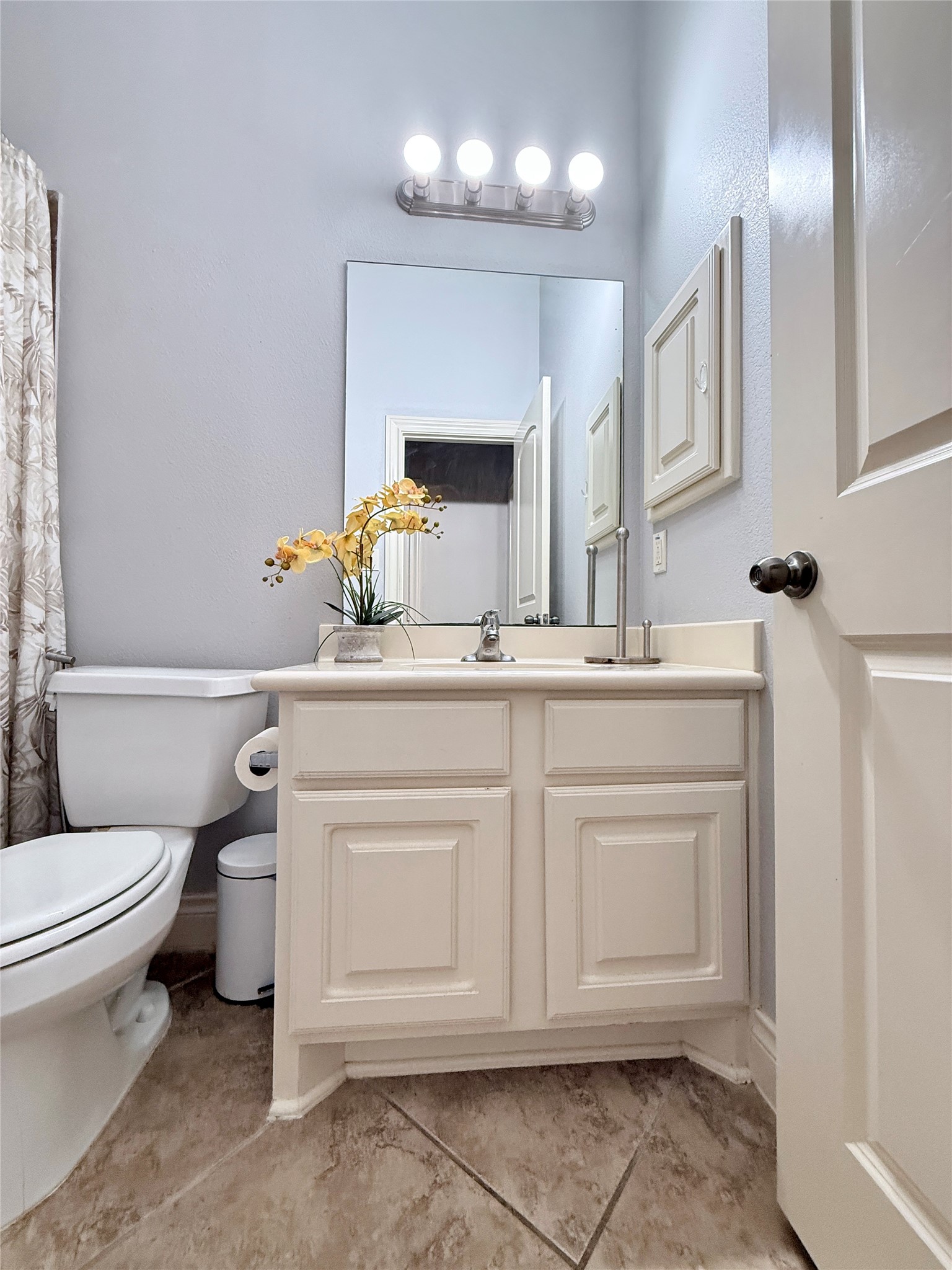 Secondary Bath