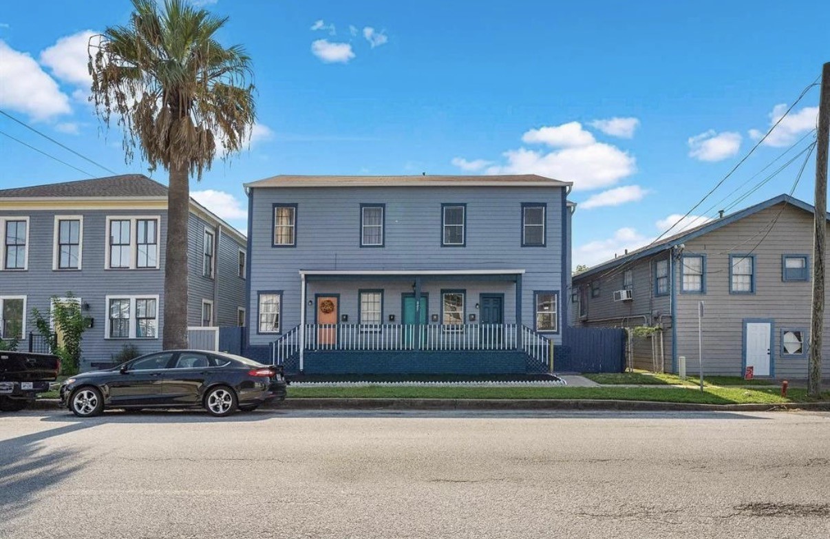 805 10 th Street, #4, Galveston, TX 77550 805 10 th Street, #4, Galveston, TX 77550