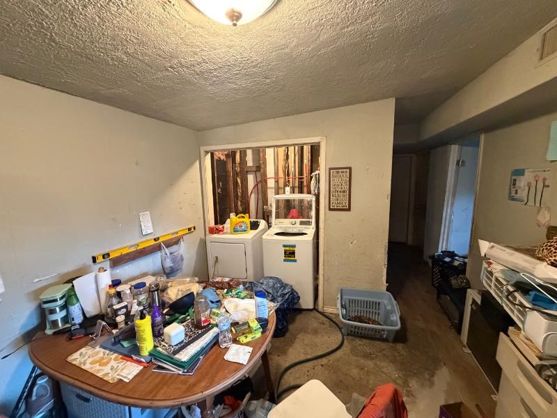 3927 Clifton Lane, Bacliff, TX 77518