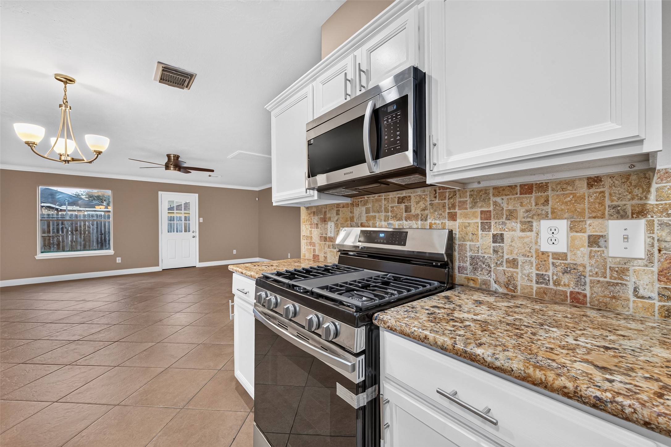 9015 Grand Villa Lane, Richmond, TX 77407