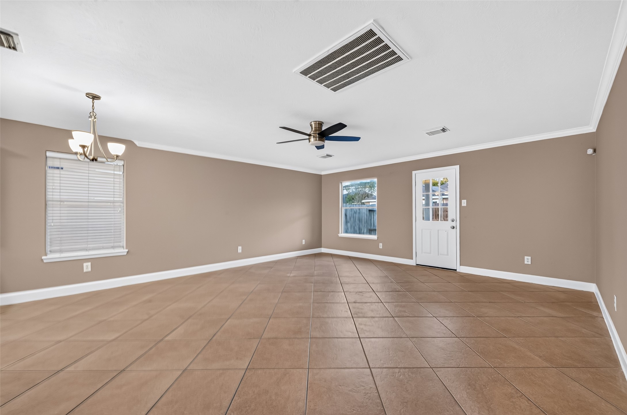 9015 Grand Villa Lane, Richmond, TX 77407