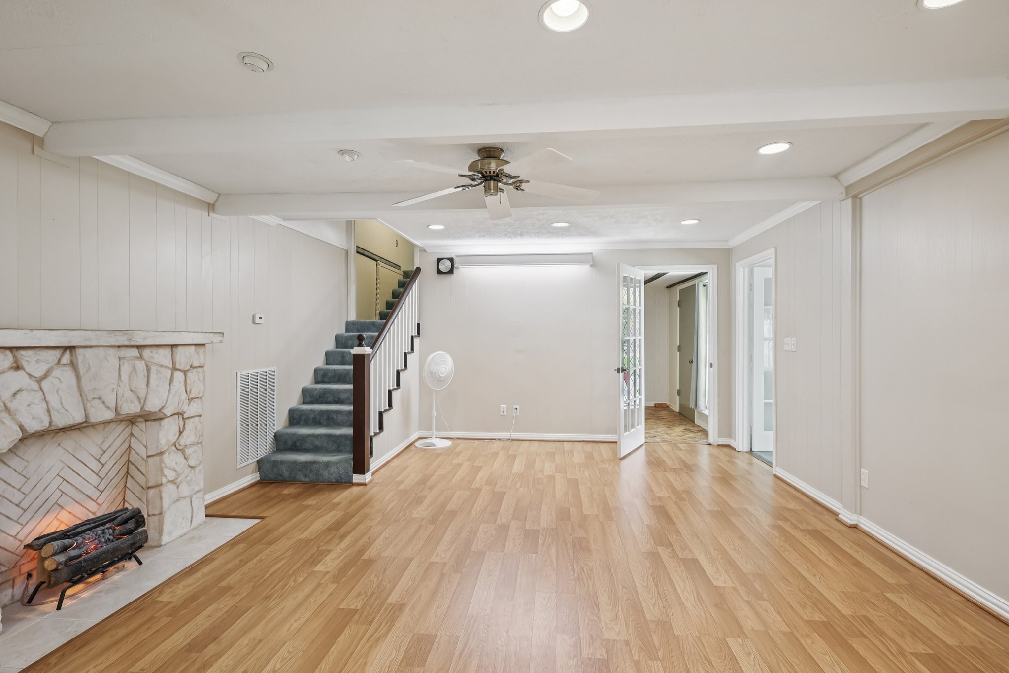 4733 Oleander Street, Bacliff, TX 77518