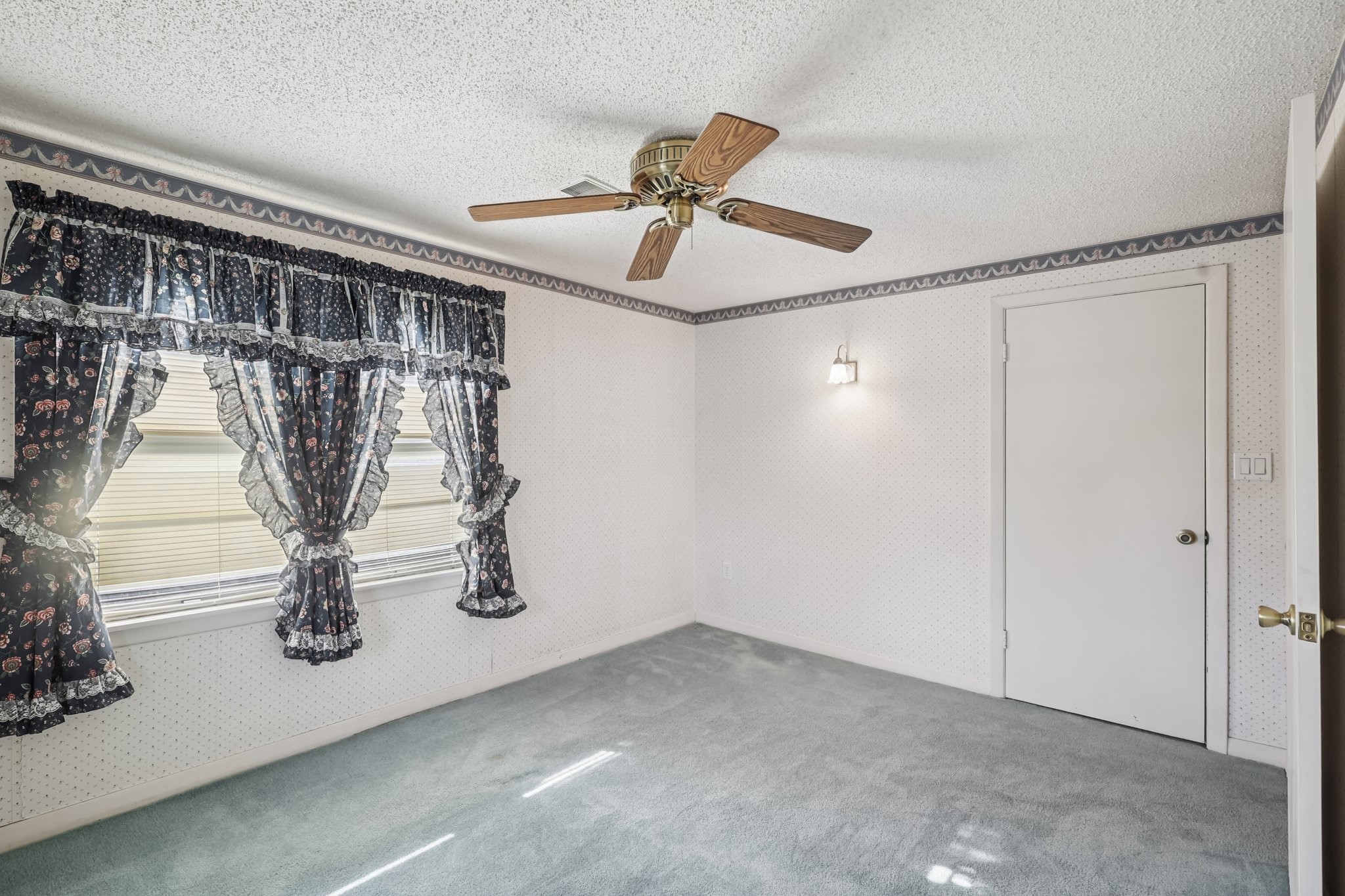 4733 Oleander Street, Bacliff, TX 77518