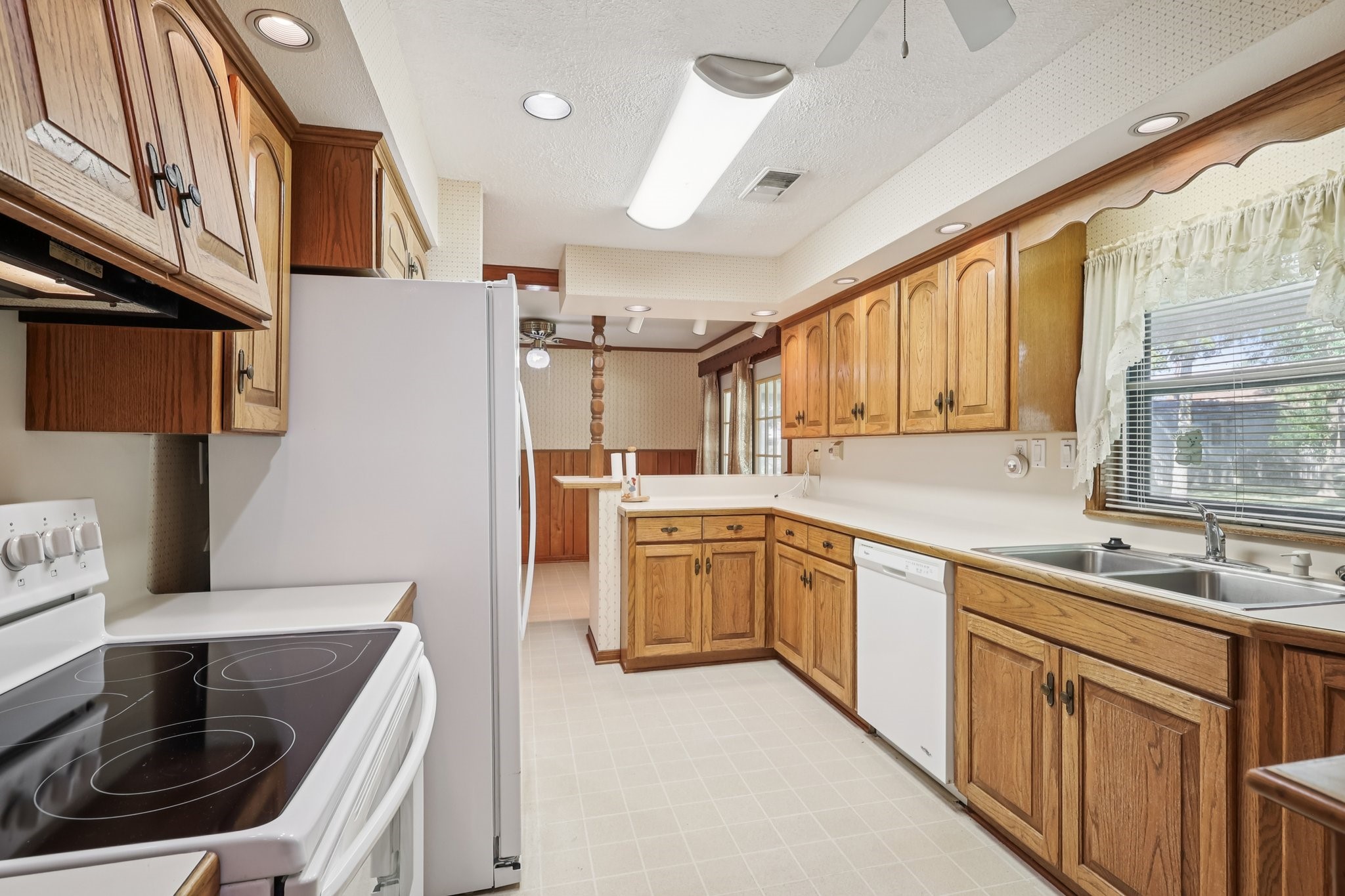 4733 Oleander Street, Bacliff, TX 77518