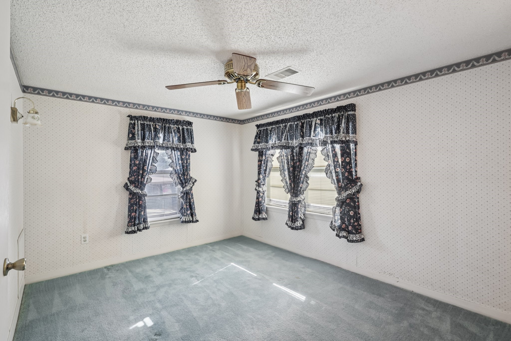 4733 Oleander Street, Bacliff, TX 77518