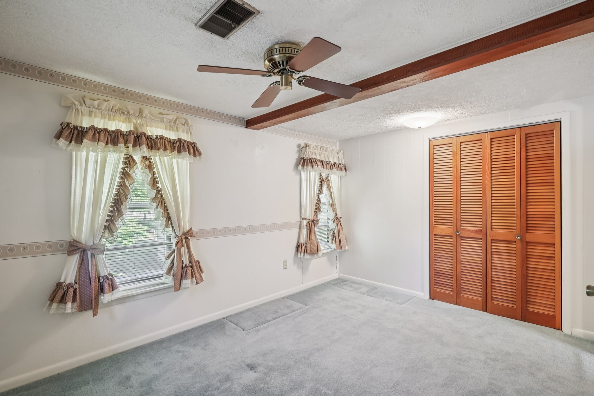 4733 Oleander Street, Bacliff, TX 77518