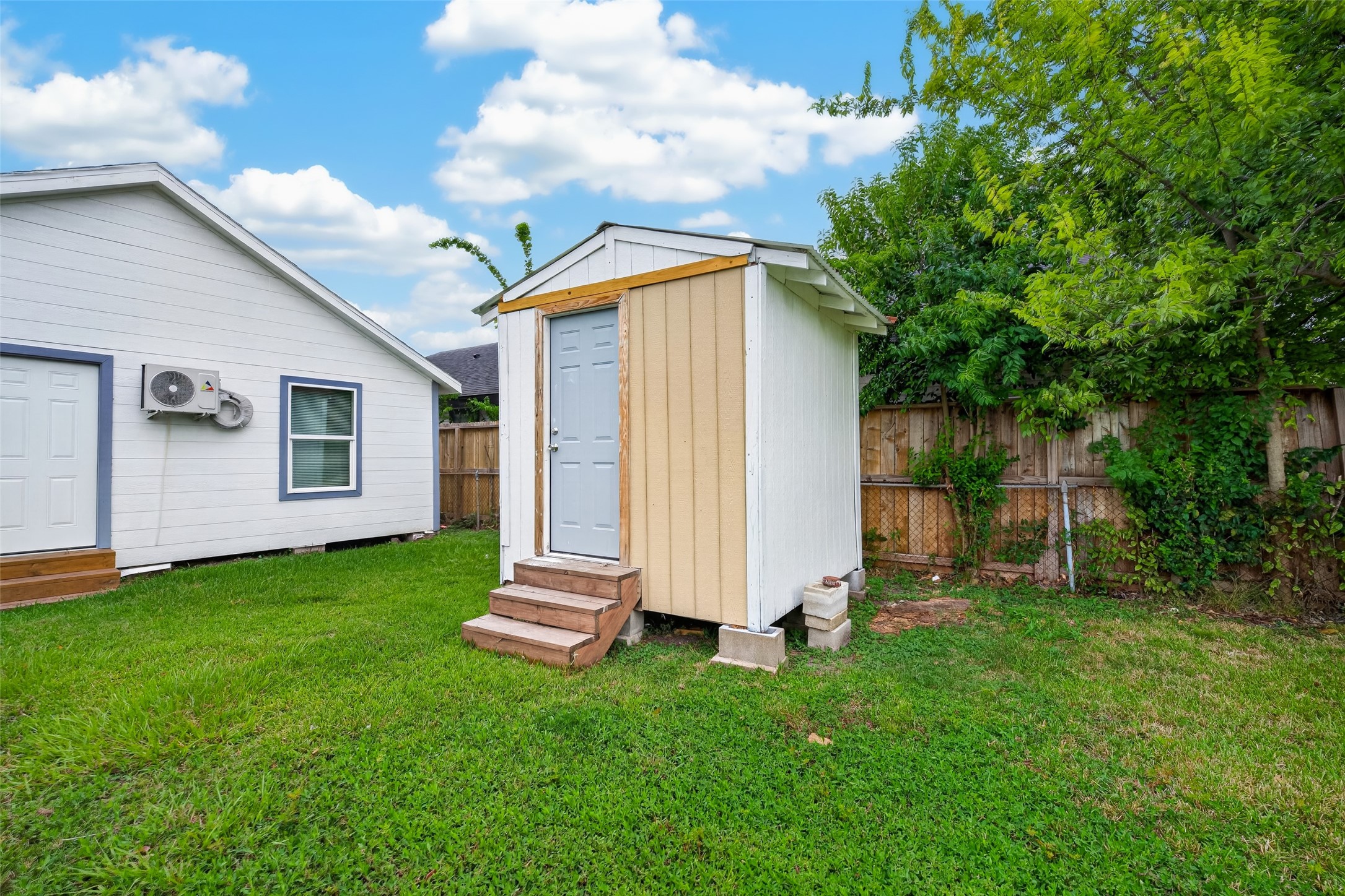 1505 Ryon Street, Houston, TX 77009