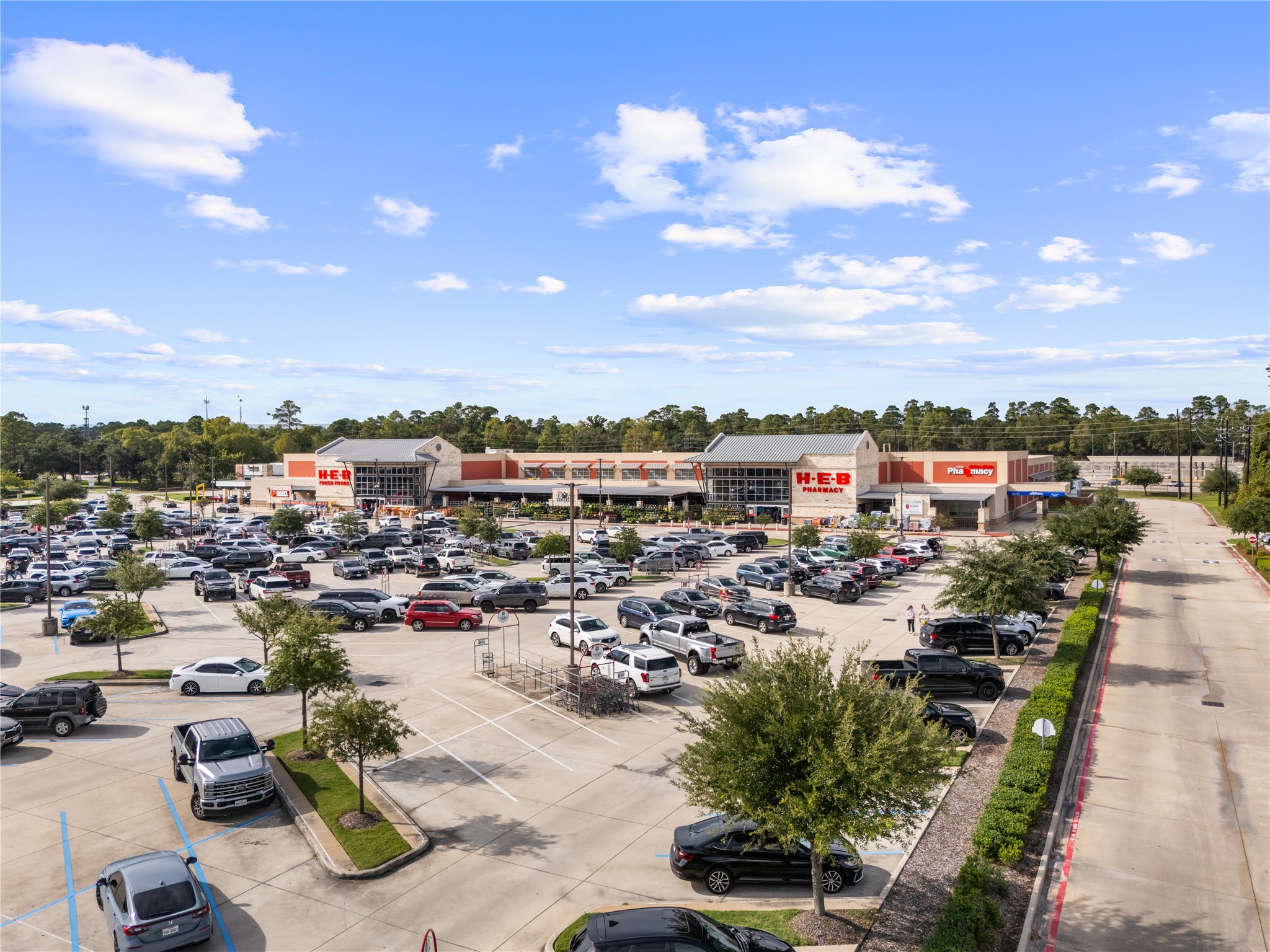 Enjoy convenient access to H-E-B for groceries, pharmacy needs, and everyday essentials, placing one of the area's most useful amenities within minutes from home.