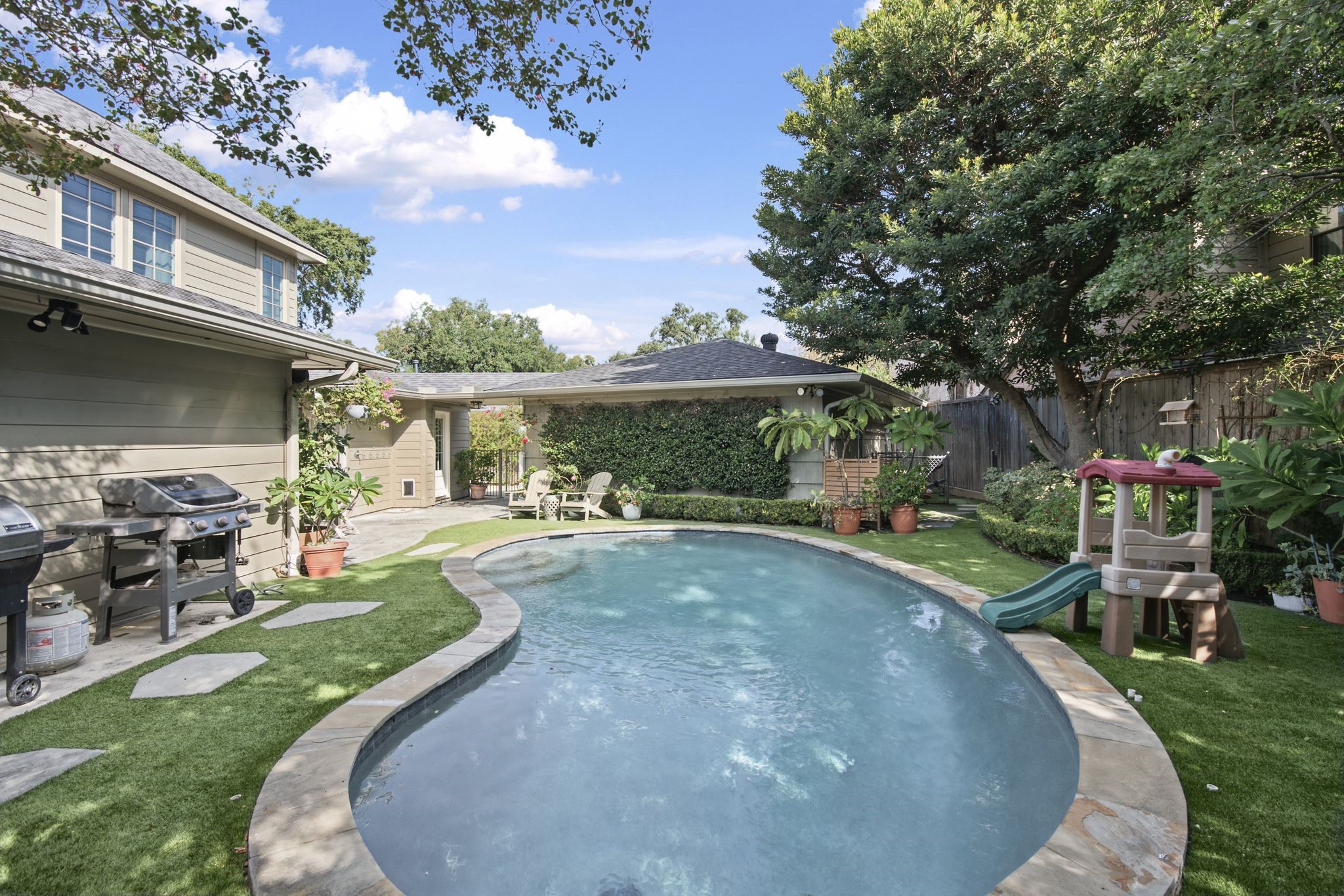 2415 Briarmead Drive, Houston, TX 77057