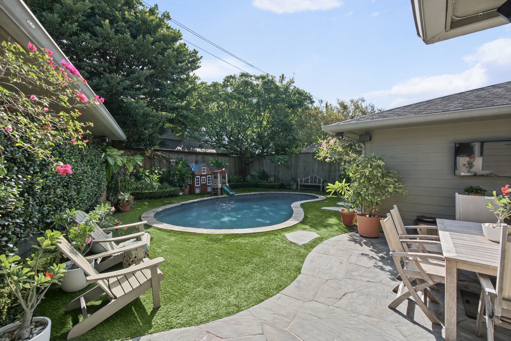 2415 Briarmead Drive, Houston, TX 77057