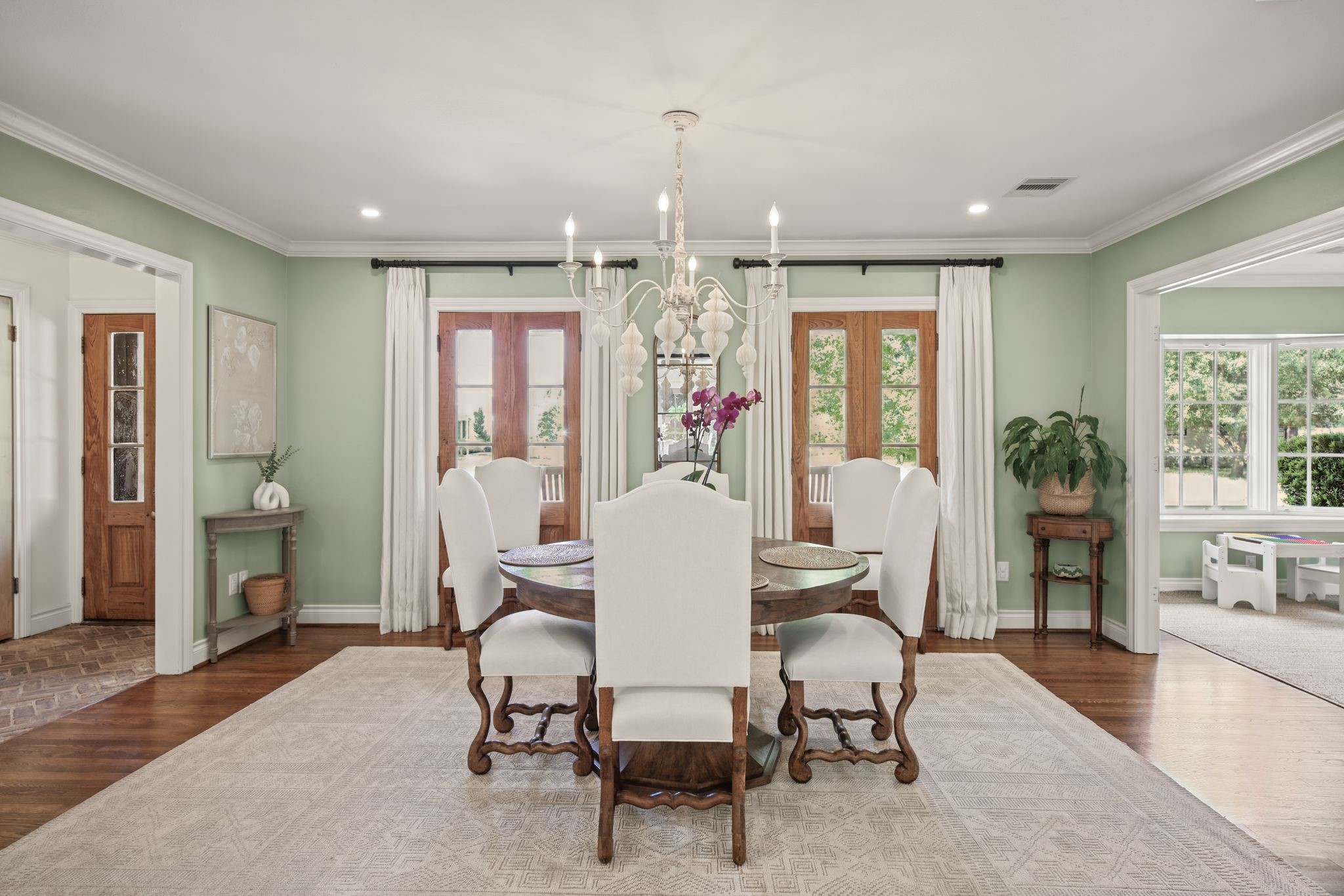 2415 Briarmead Drive, Houston, TX 77057