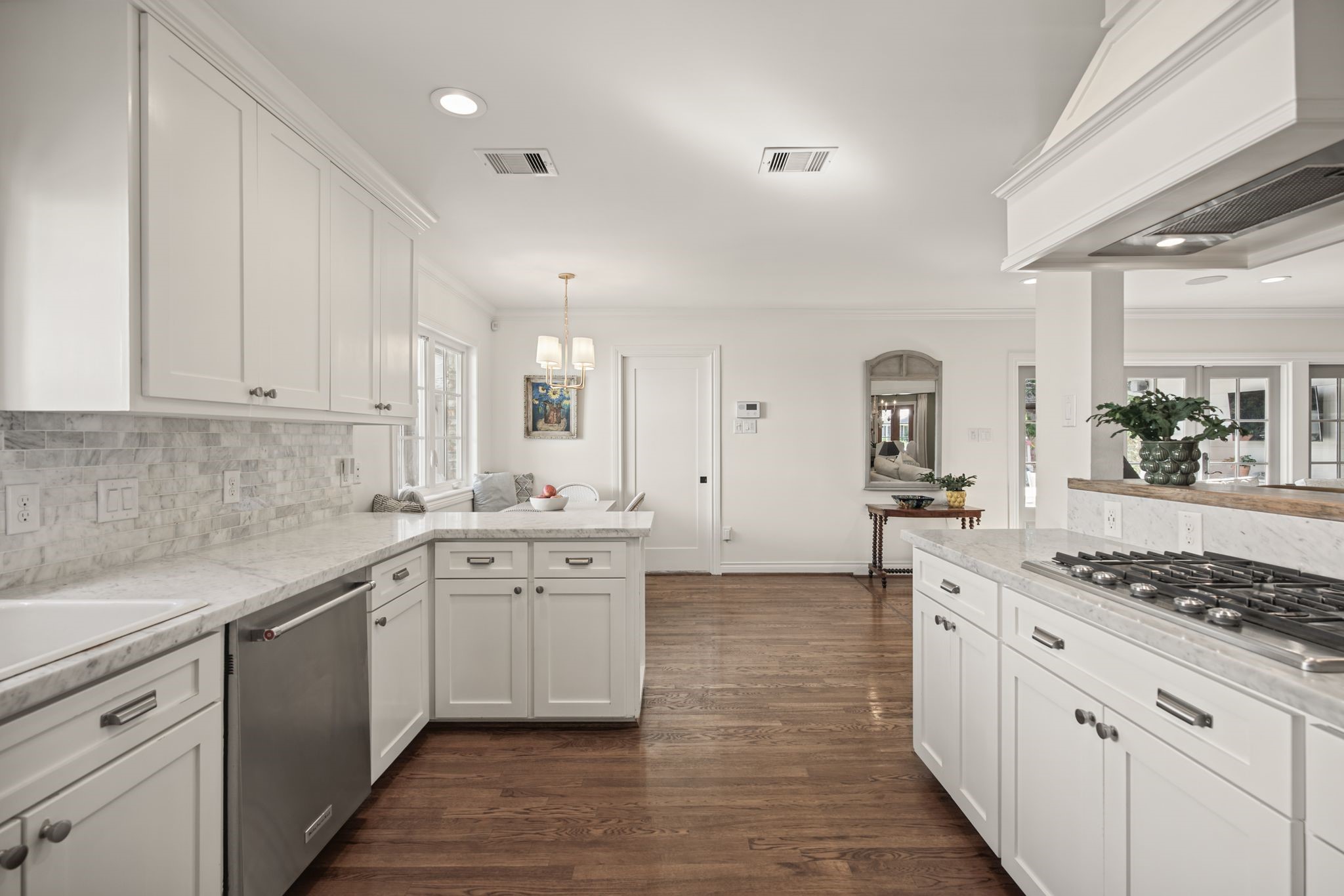 2415 Briarmead Drive, Houston, TX 77057