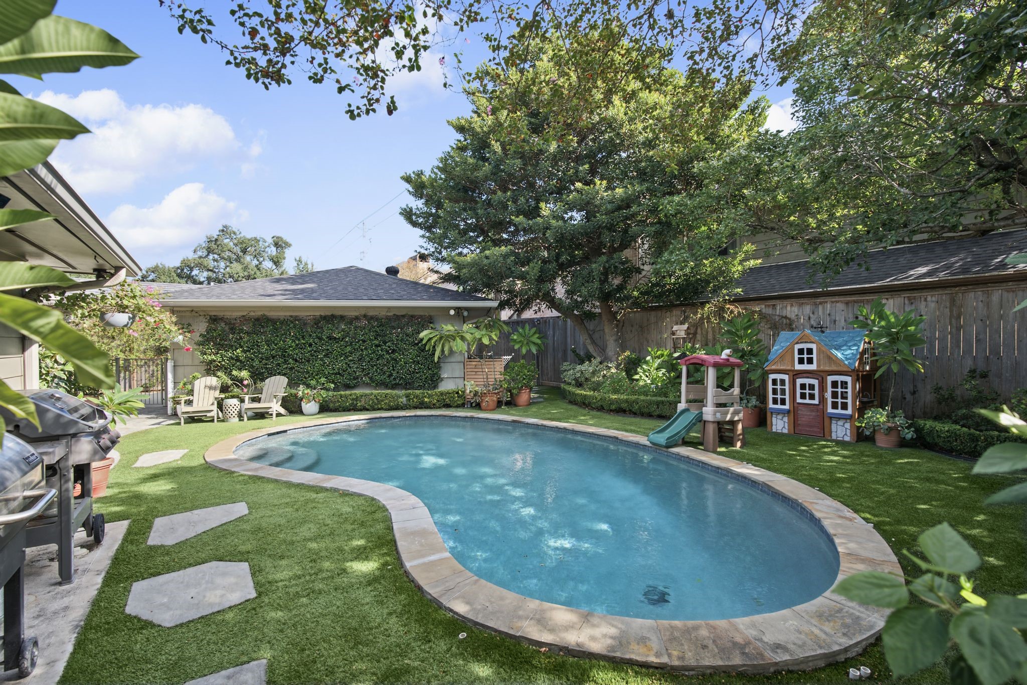 2415 Briarmead Drive, Houston, TX 77057