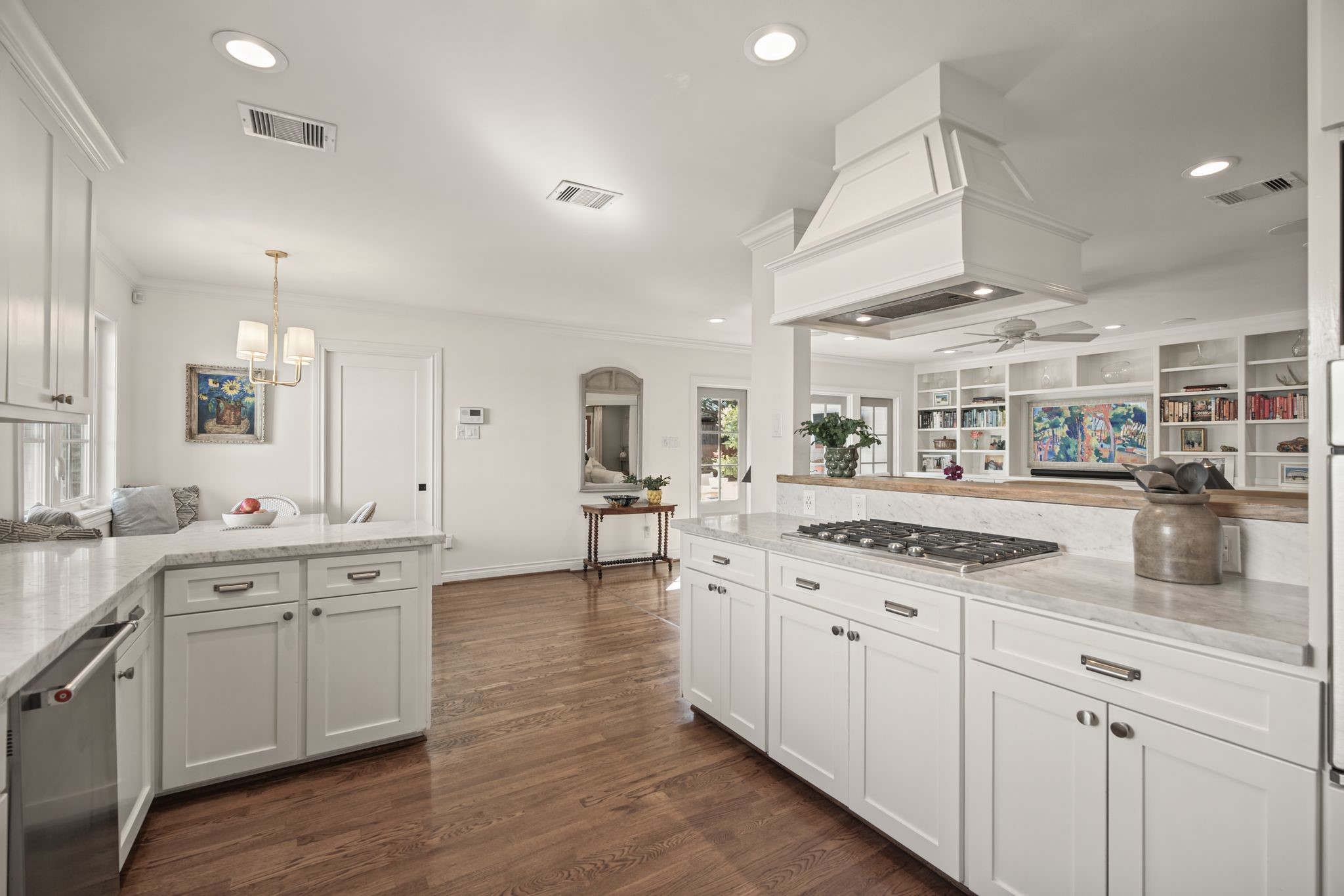 2415 Briarmead Drive, Houston, TX 77057