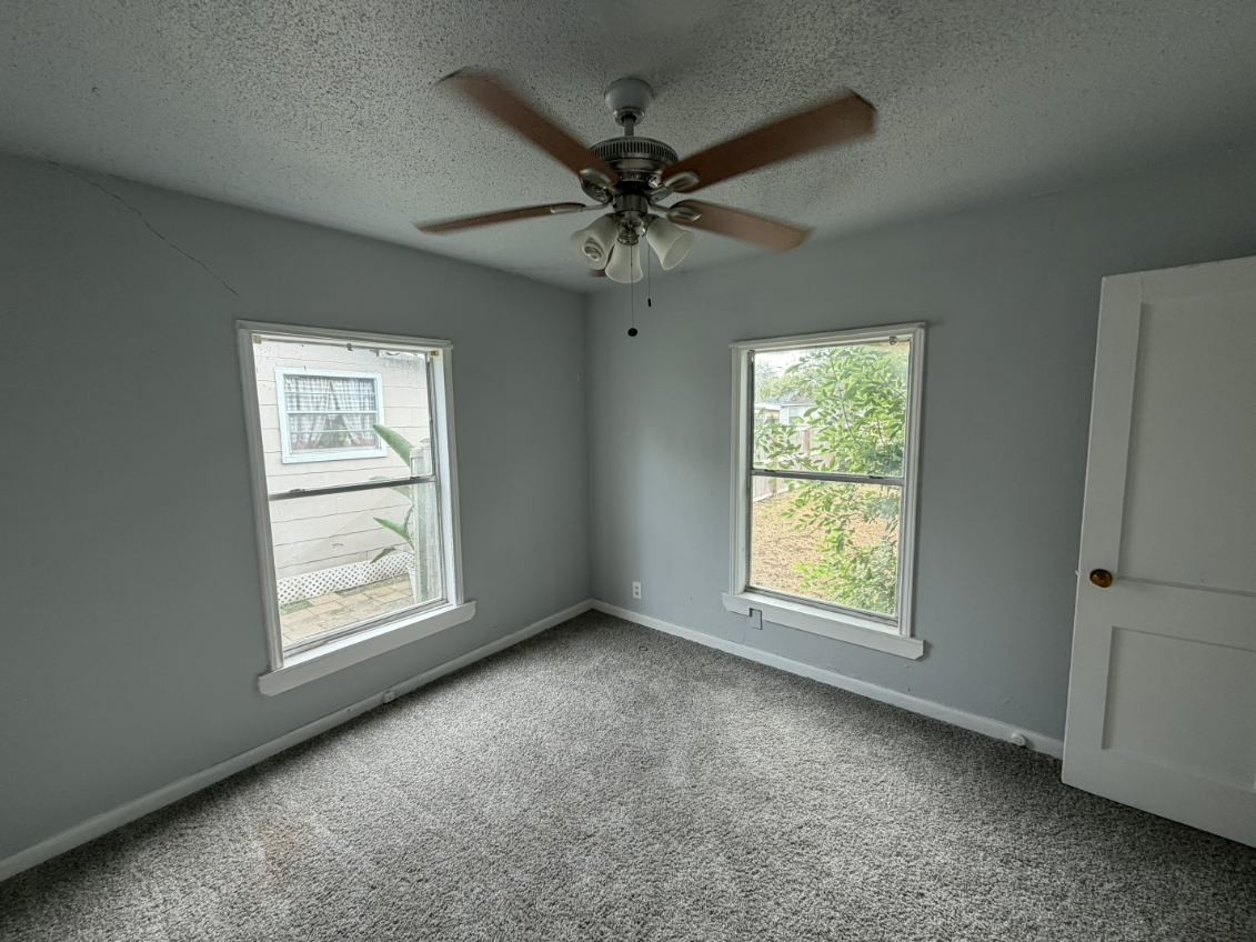 1427 W 6th Street, Freeport, TX 77541
