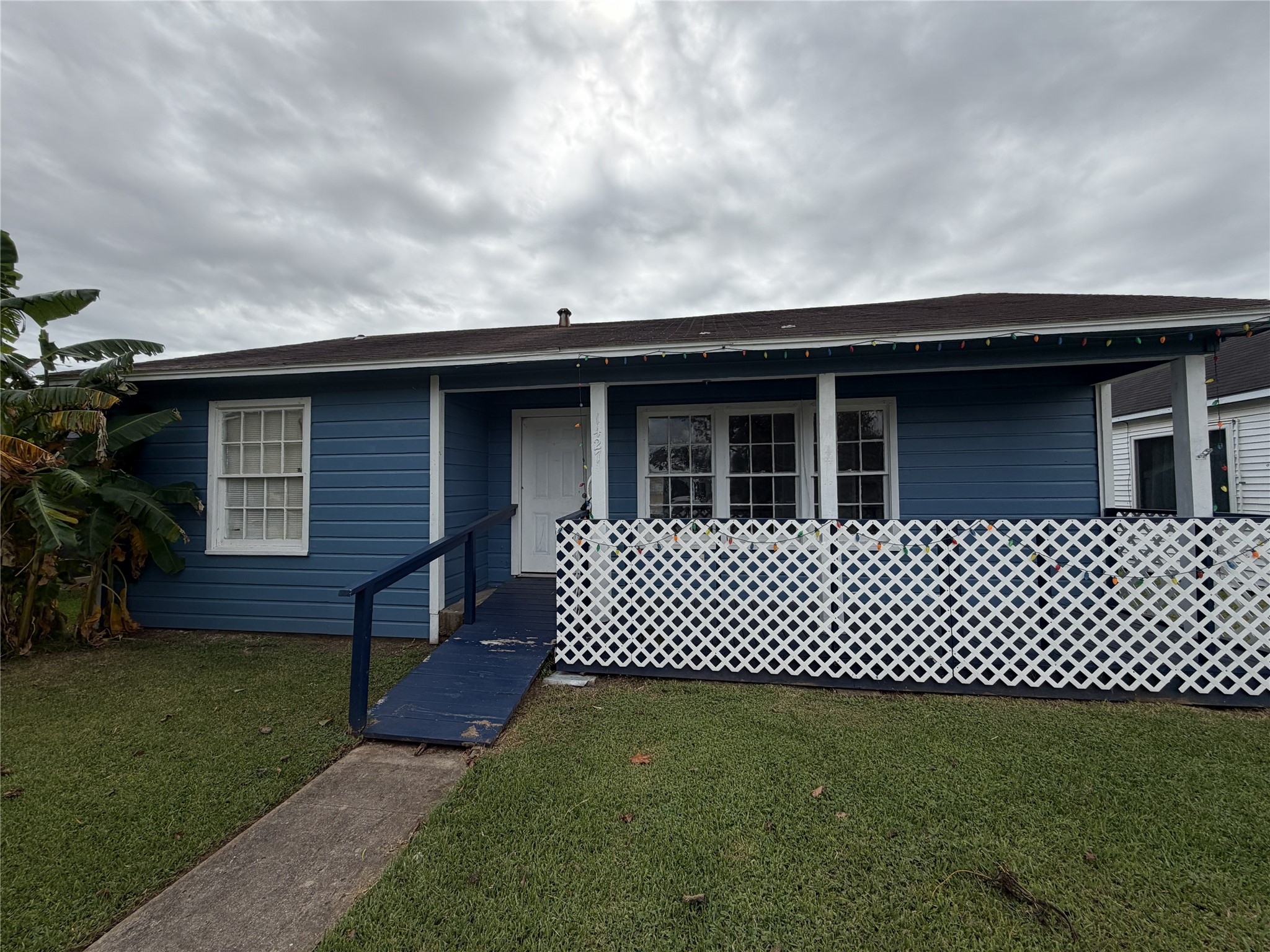 1427 W 6th Street, Freeport, TX 77541