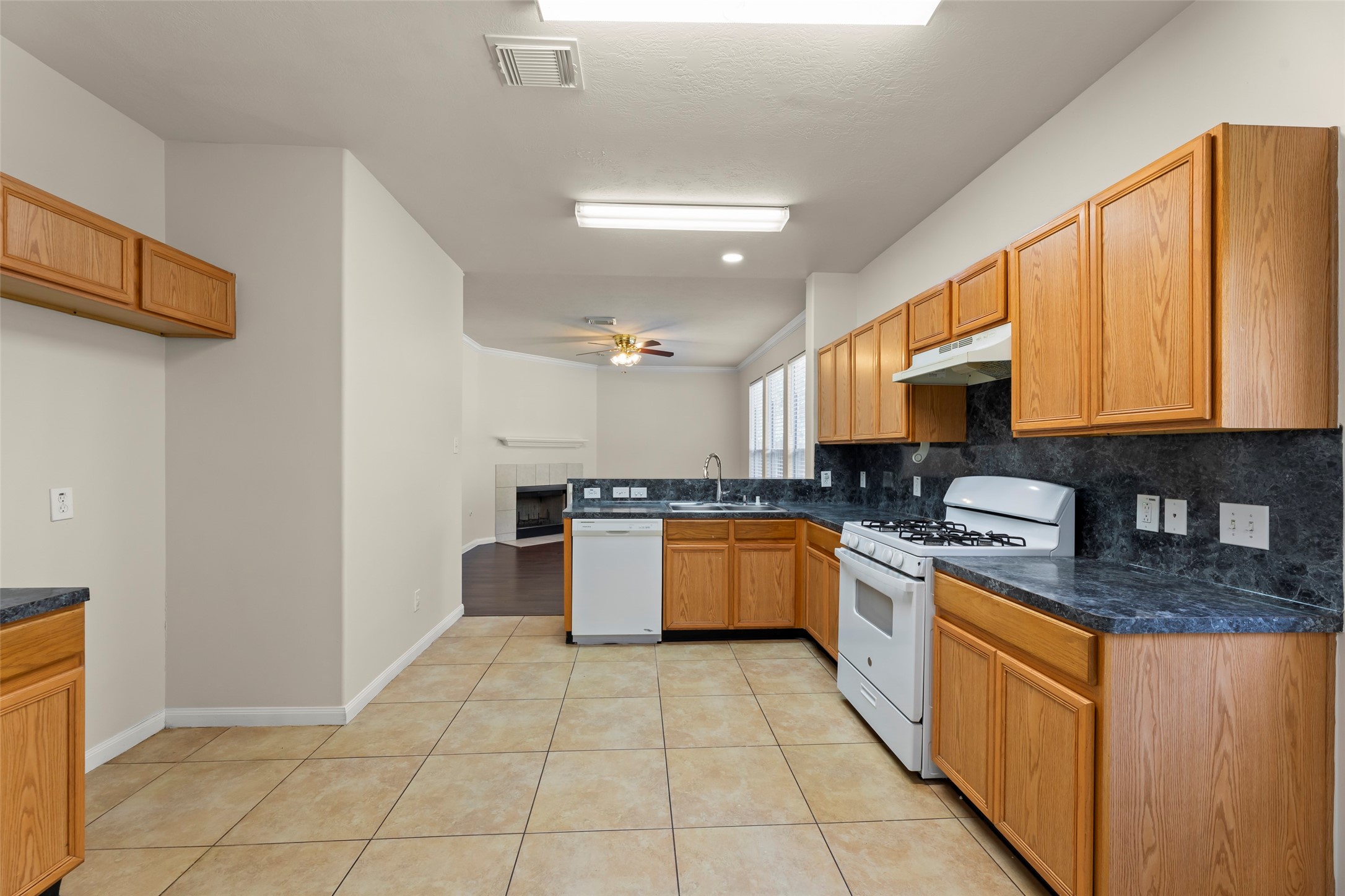 16410 Pademelon, Sugar Land, TX 77498 16410 Pademelon, Sugar Land, TX 77498