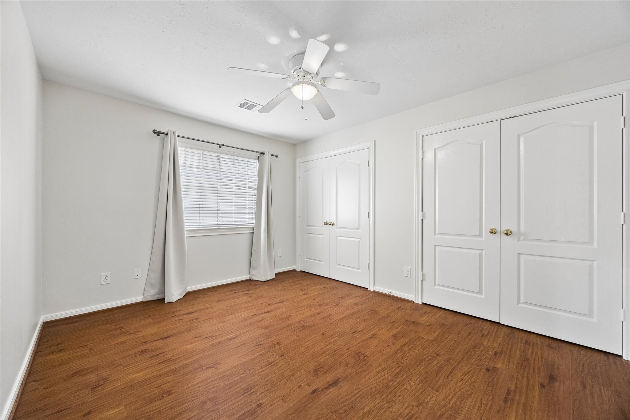 Upstairs bedroom.