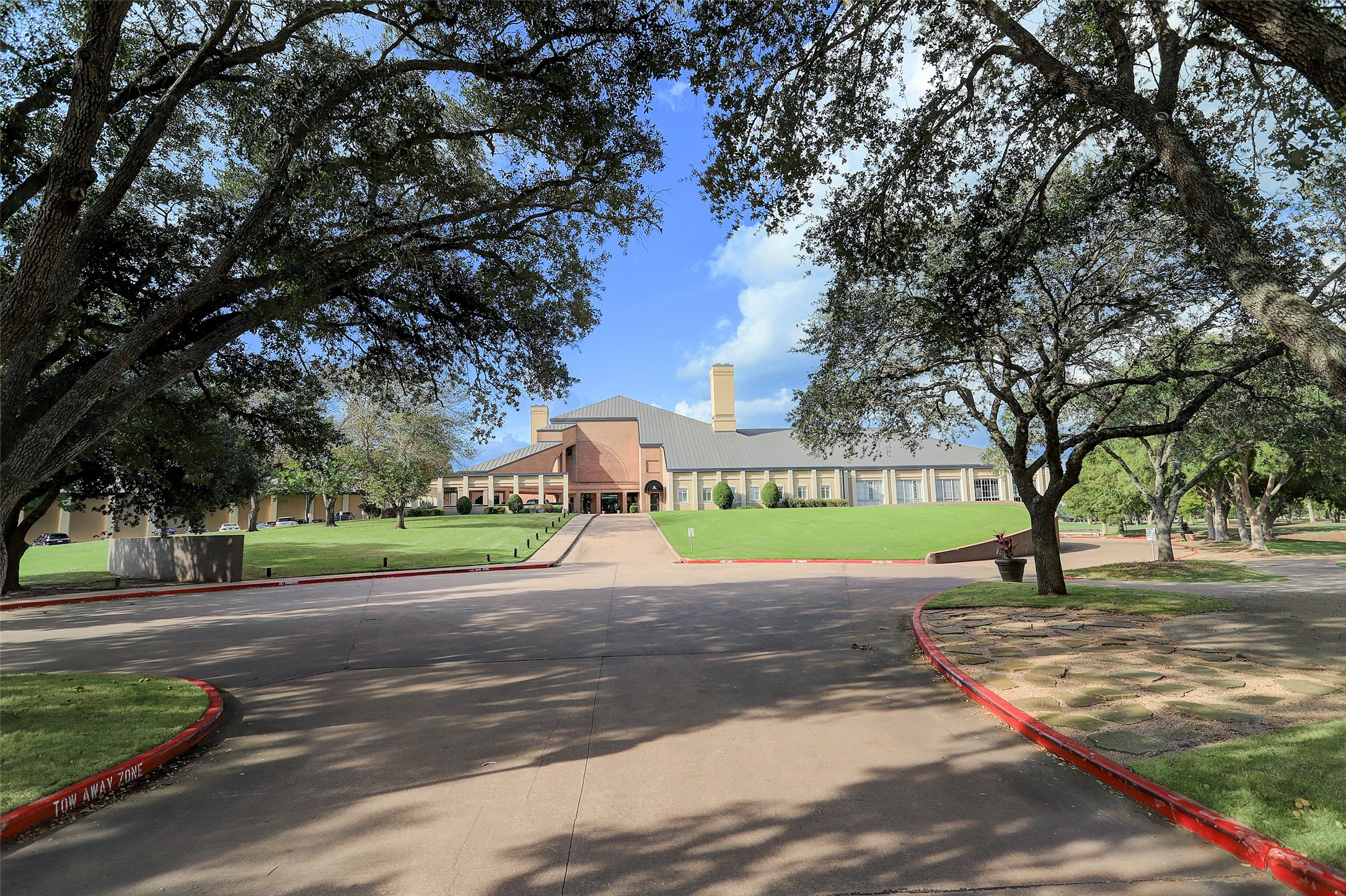 The Sweetwater Country Club offers a private club setting with golf, tennis, dining, fitness, and resort-style amenities in the heart of Sugar Land. Surrounded by mature trees and established landscaping, the club serves as a centerpiece of the community lifestyle. Residents enjoy convenient access to the Tournament Players Club golf courses and nearby recreational amenities.