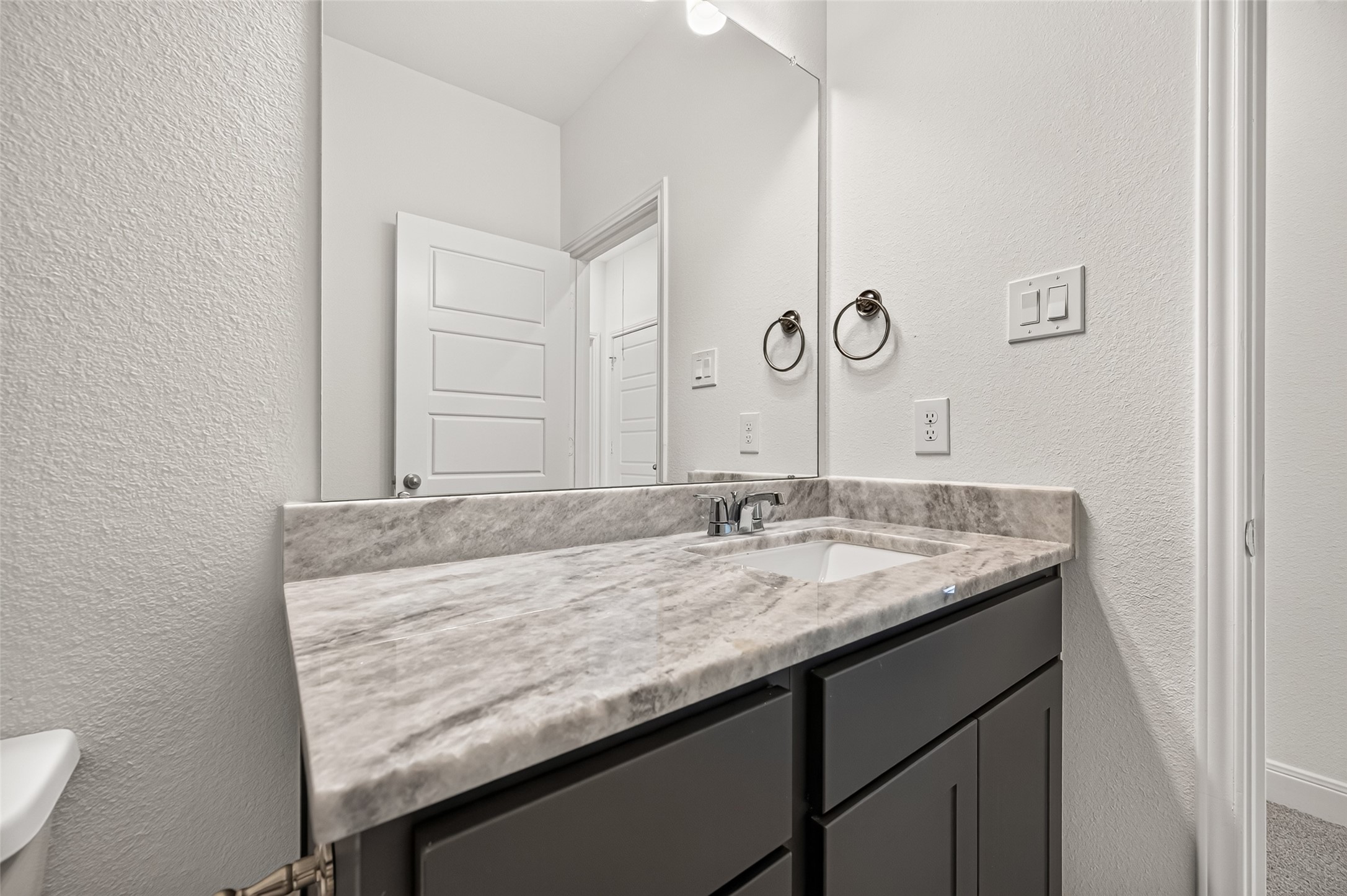 1057 Apple Ridge Road, Magnolia, TX 77355