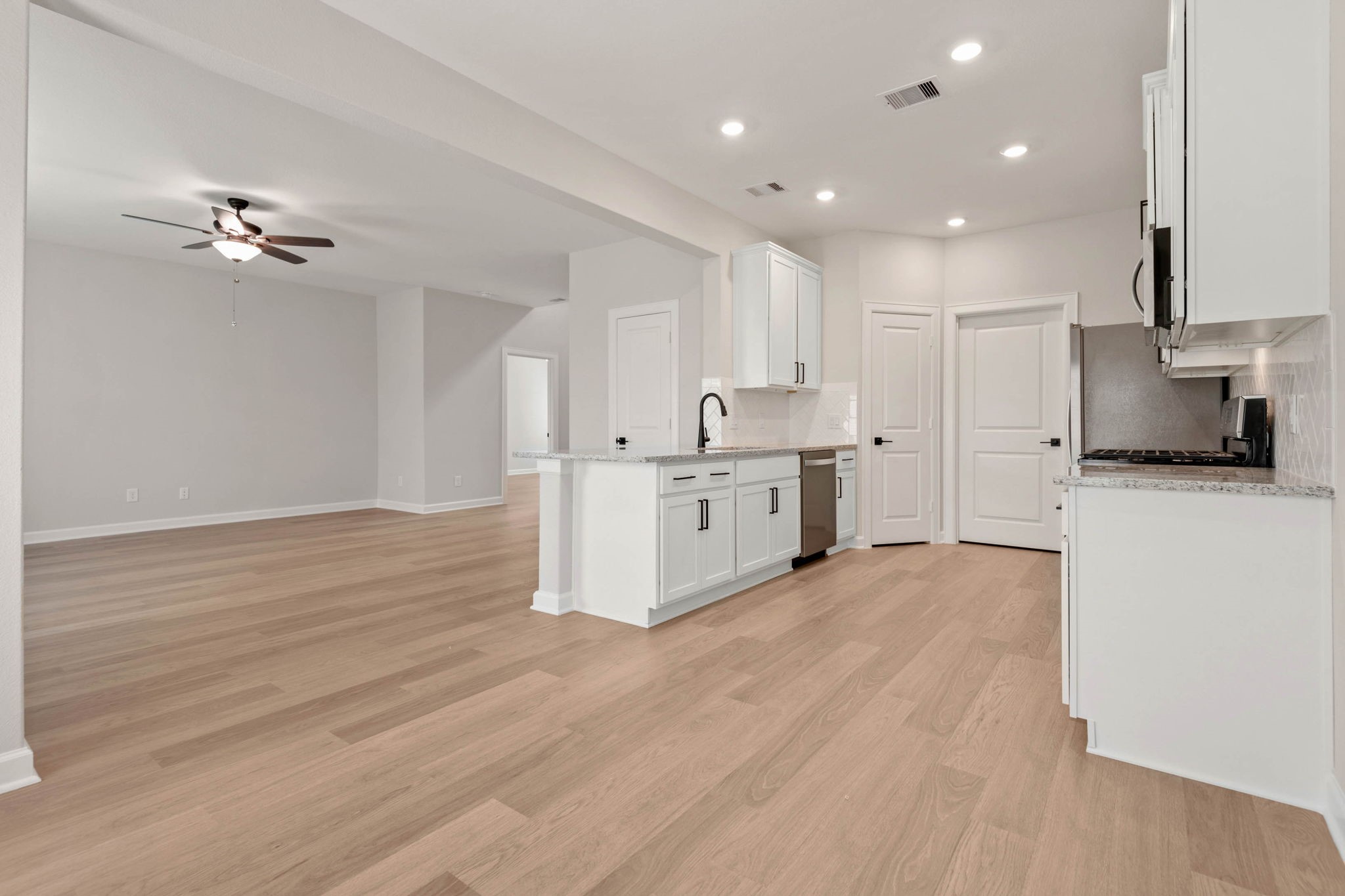 21571 Bluebonnet Bay Drive, Magnolia, TX 77354 21571 Bluebonnet Bay Drive, Magnolia, TX 77354