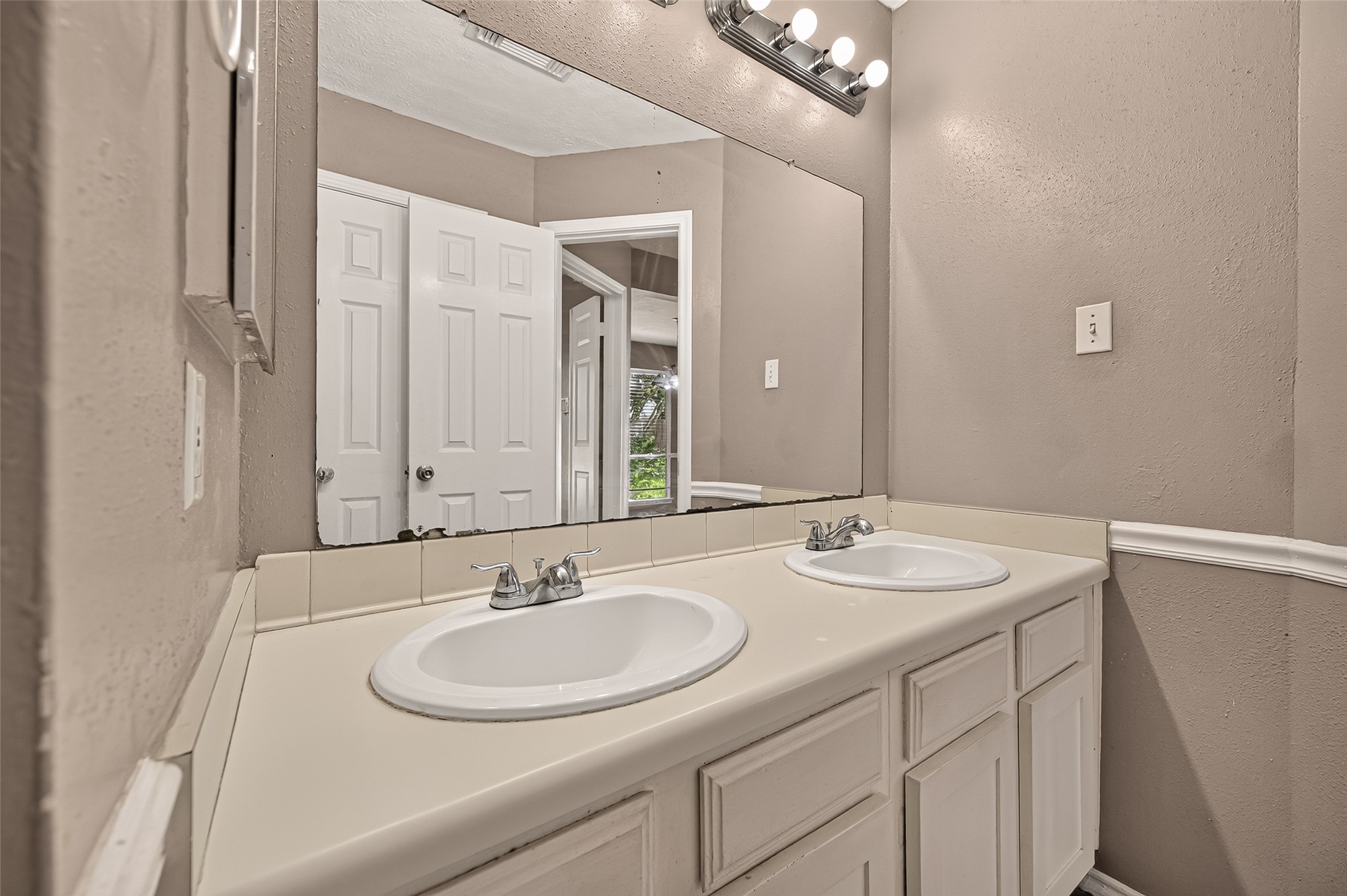 19411 Stillhouse Drive, Tomball, TX 77375